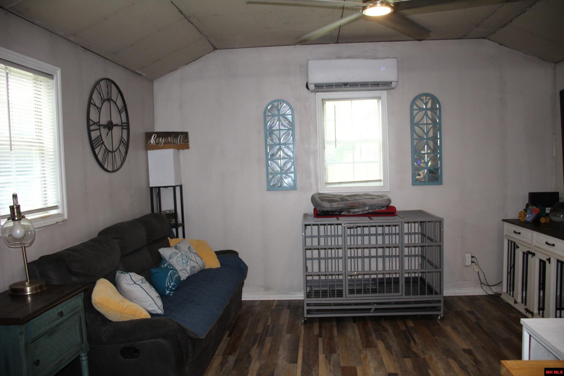 72 ASHWOOD LANE Yellville, AR