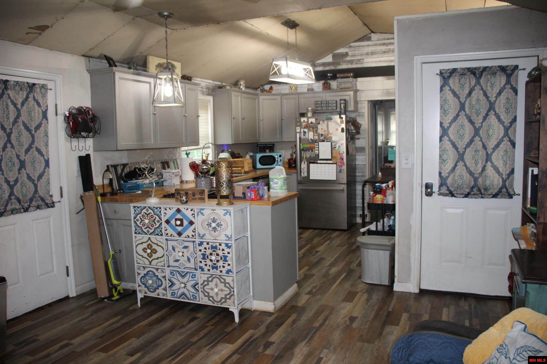 72 ASHWOOD LANE Yellville, AR
