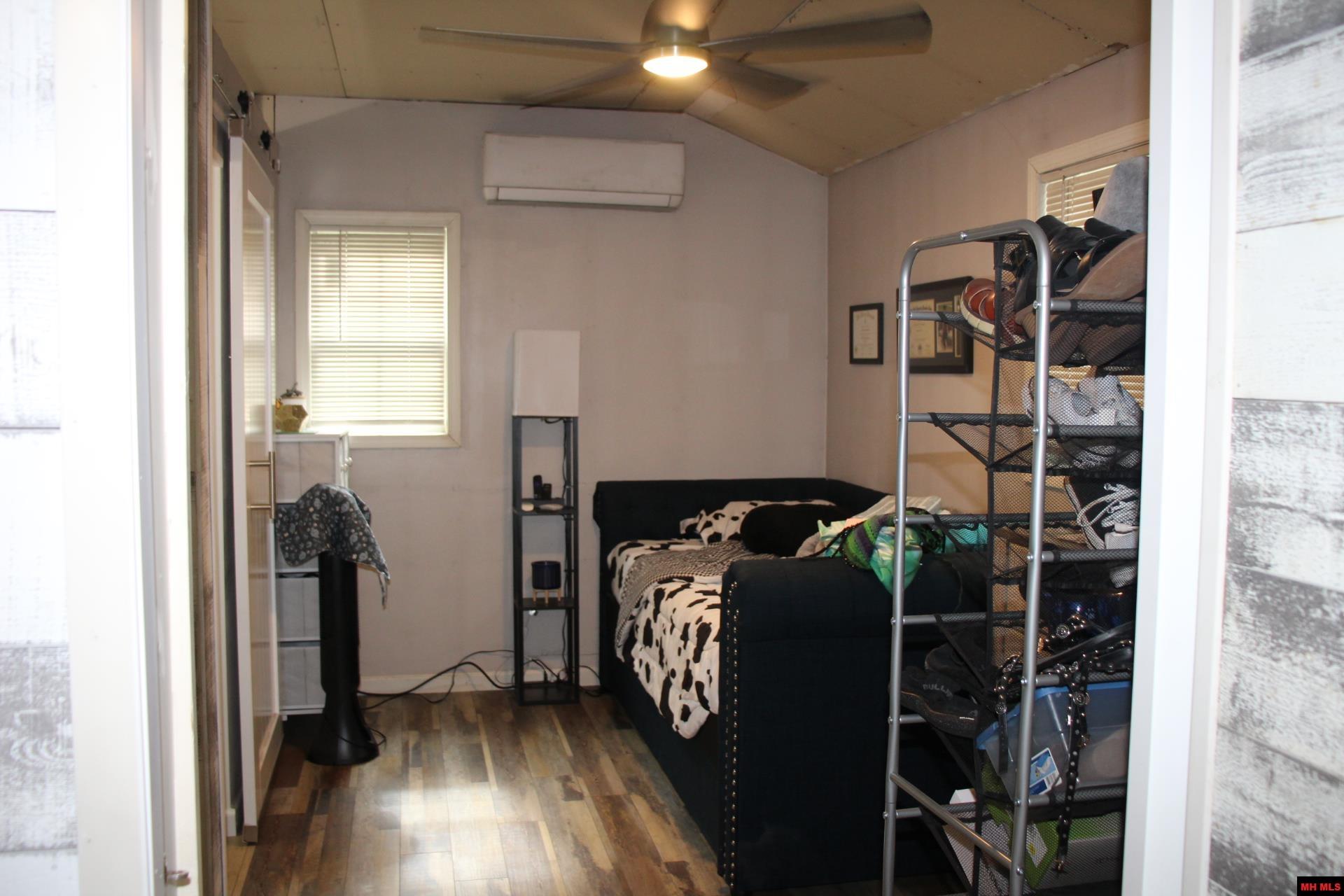 72 ASHWOOD LANE Yellville, AR
