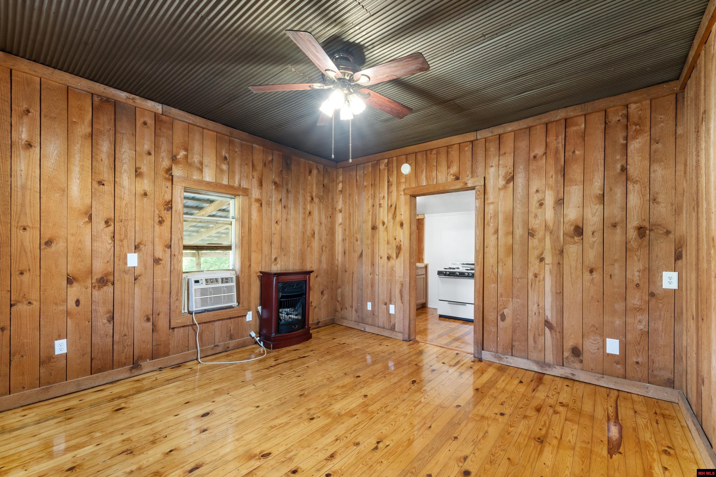 19 CAMPGROUND ROAD Oxford, AR