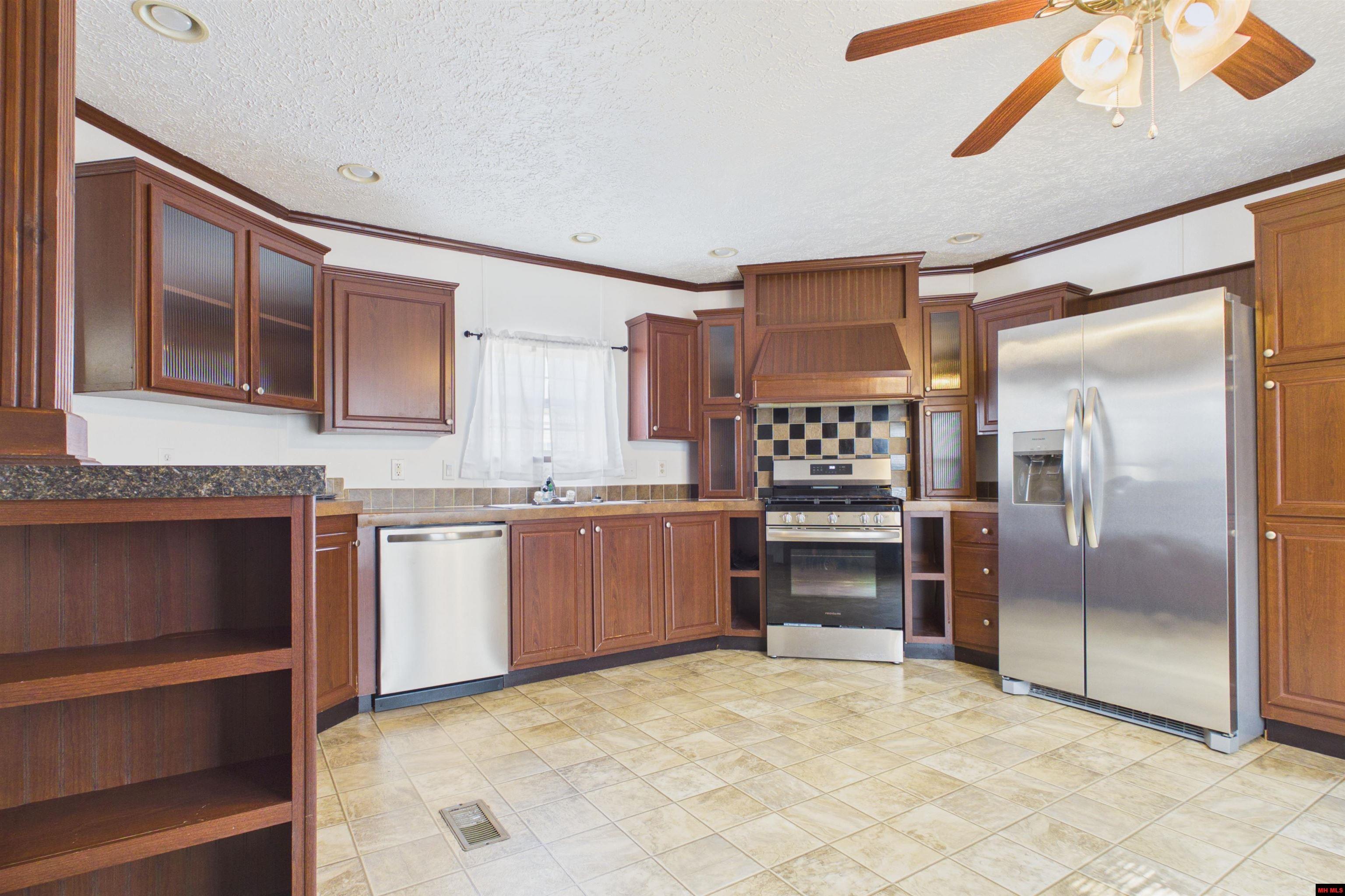 39 ROLLING MEADOWS COURT Mountain Home, AR