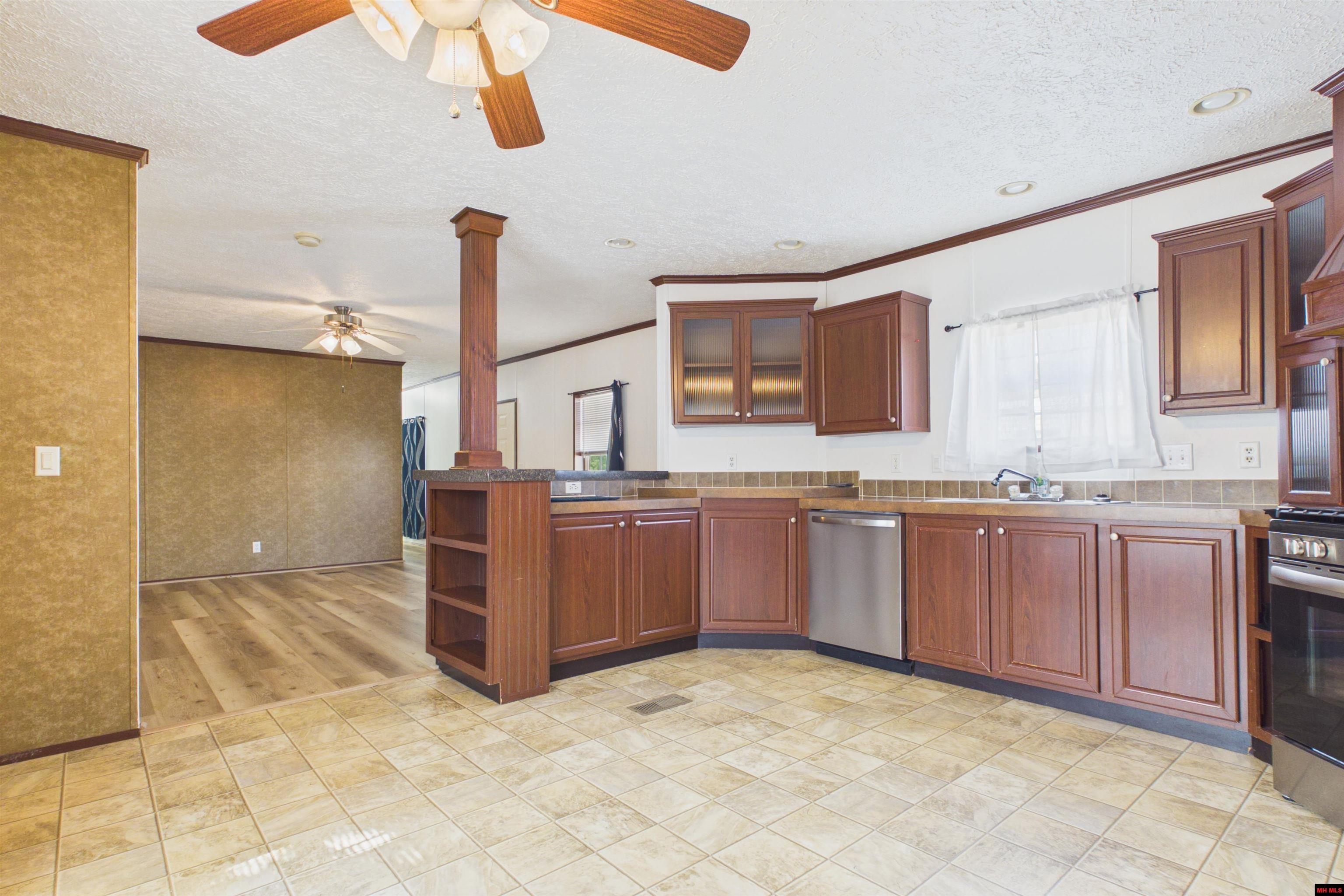 39 ROLLING MEADOWS COURT Mountain Home, AR