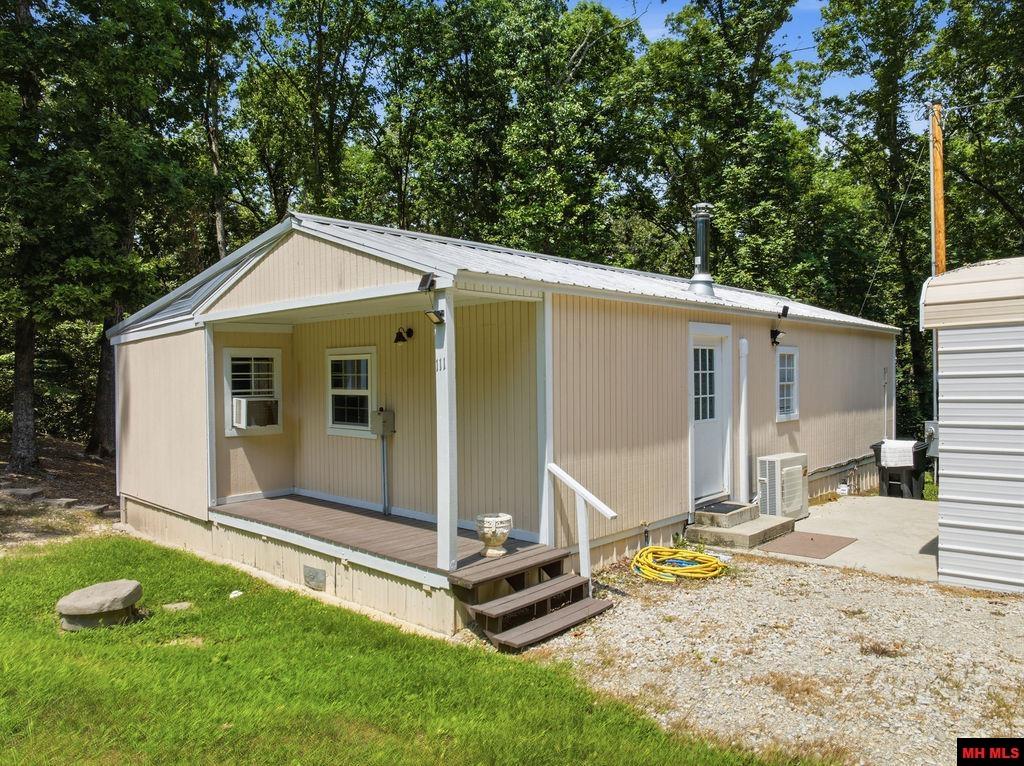 111 WOODBINE DRIVE Salesville, AR
