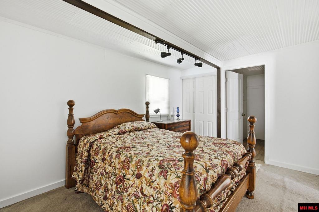 111 WOODBINE DRIVE Salesville, AR