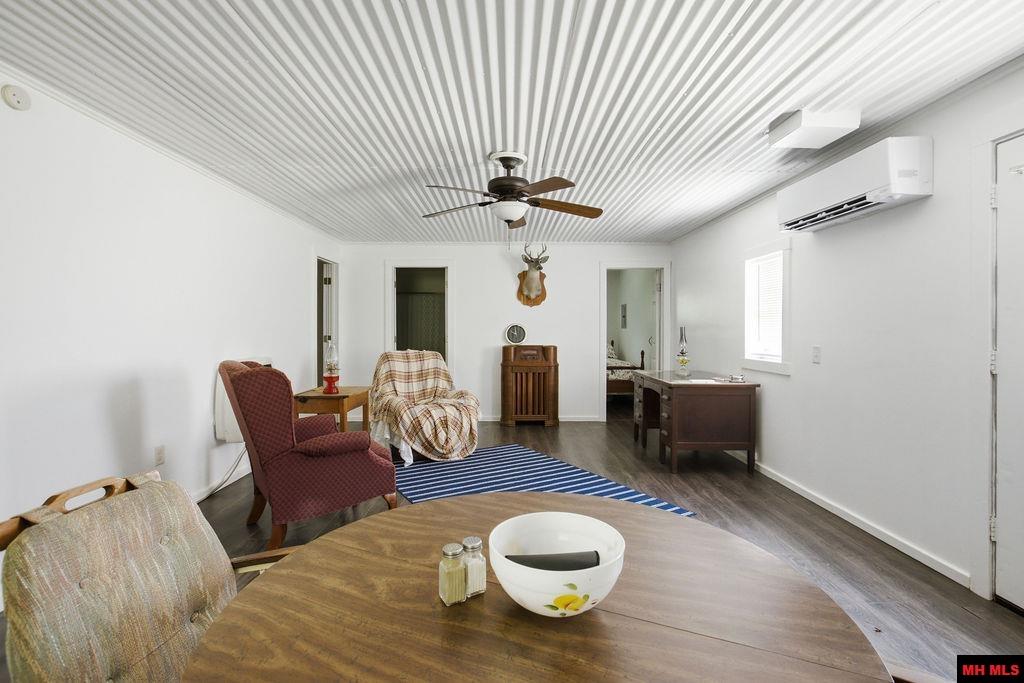 111 WOODBINE DRIVE Salesville, AR