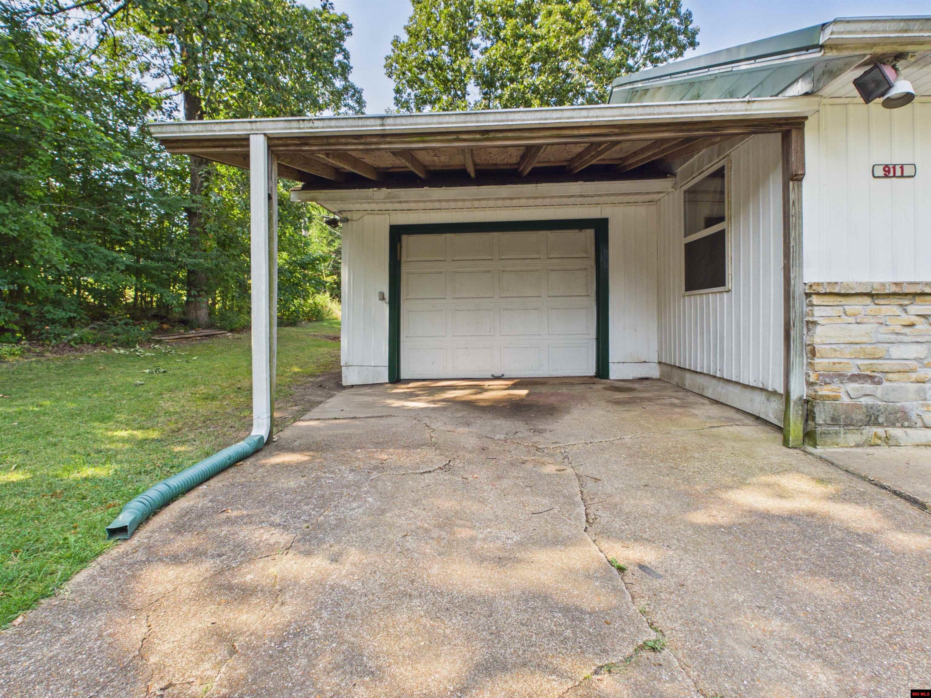911 SETTLER POINT Horseshoe Bend, AR