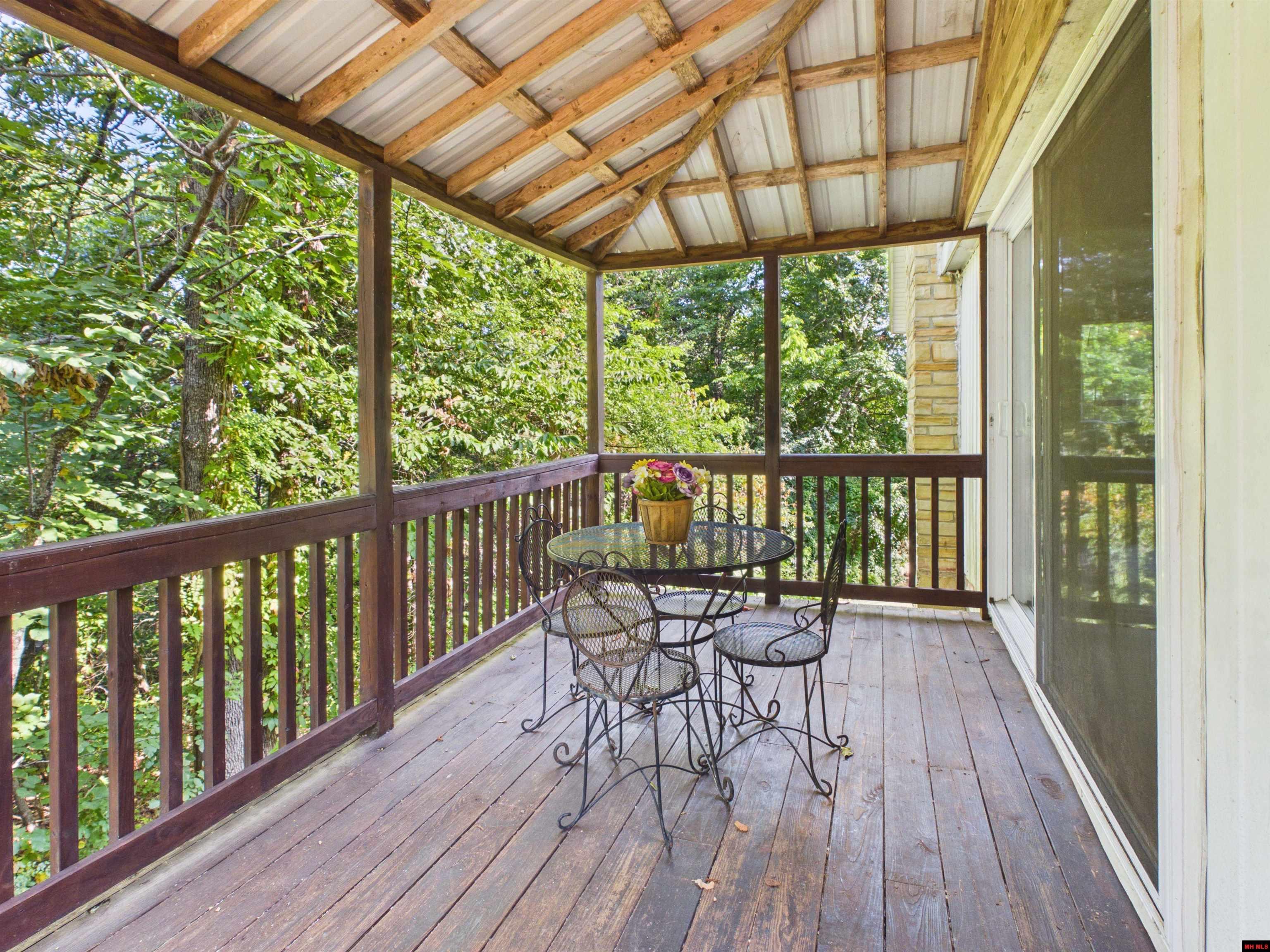 911 SETTLER POINT Horseshoe Bend, AR