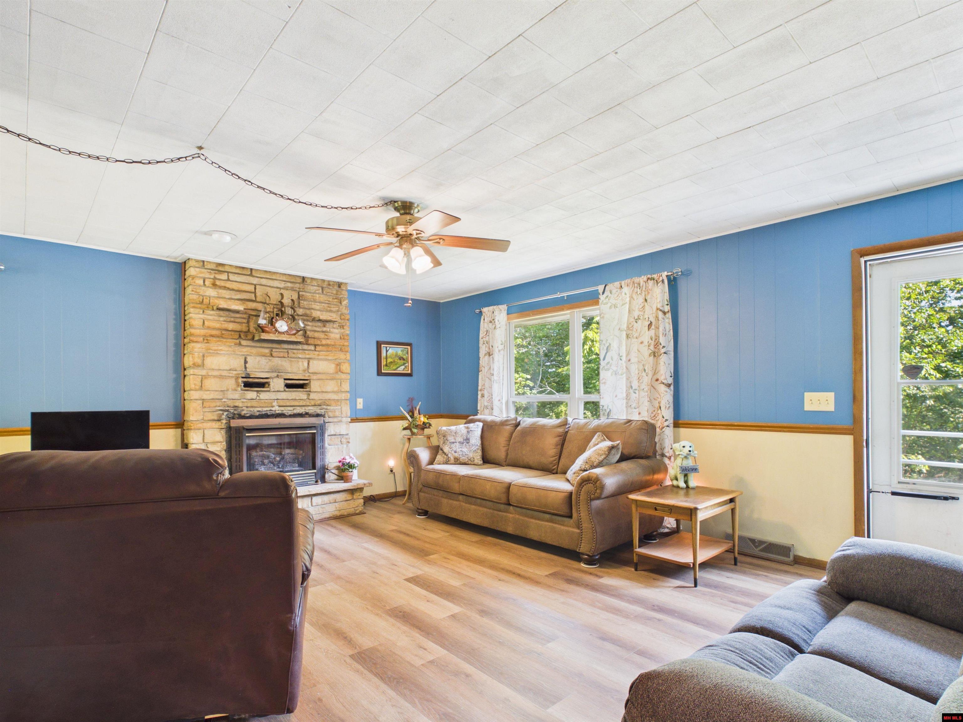 911 SETTLER POINT Horseshoe Bend, AR