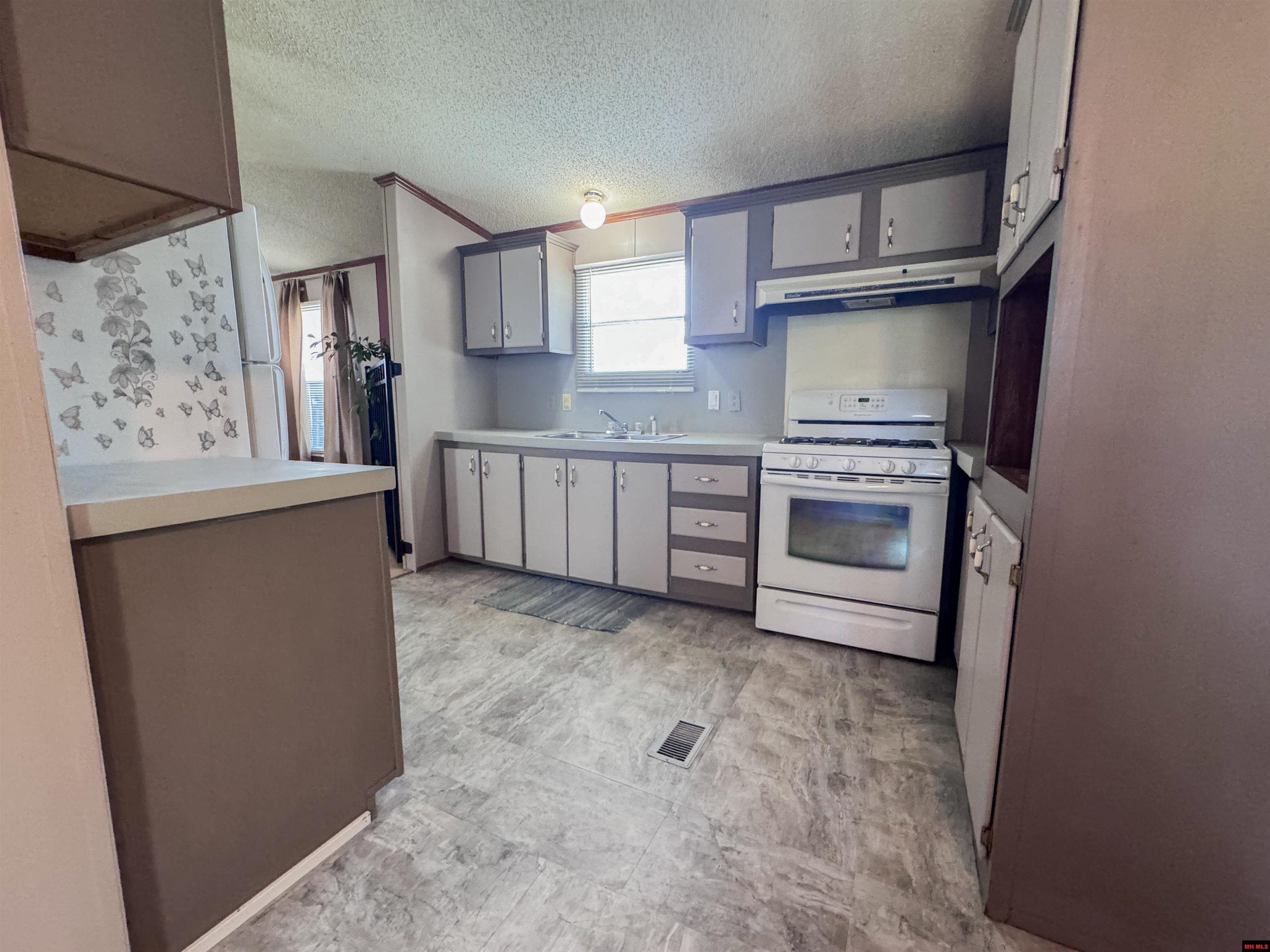 1326 E 9TH STREET Mountain Home, AR