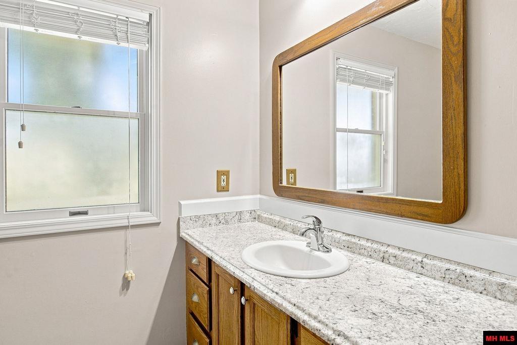 757 CR 57 Mountain Home, AR