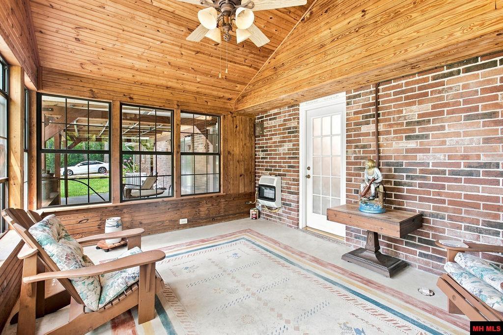 757 CR 57 Mountain Home, AR