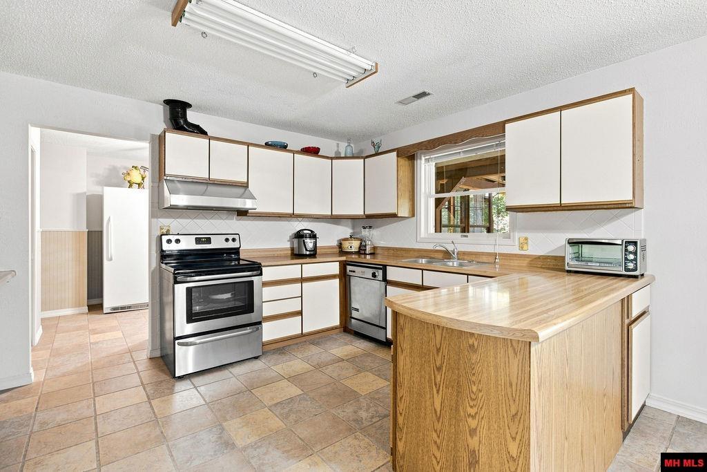 757 CR 57 Mountain Home, AR