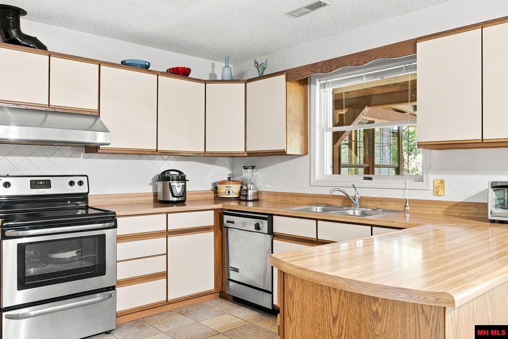 757 CR 57 Mountain Home, AR