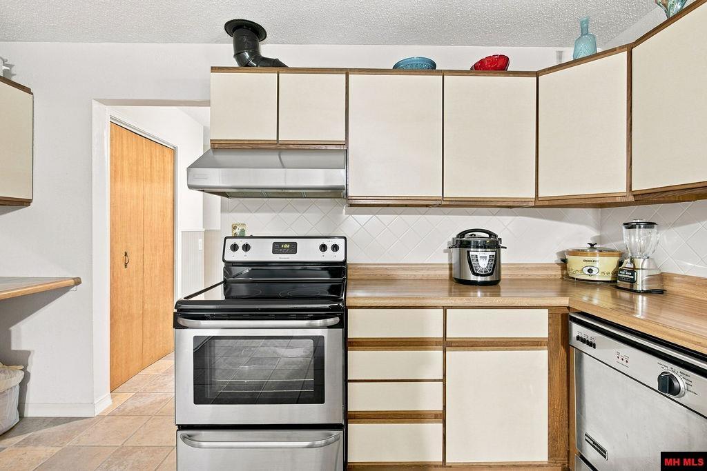757 CR 57 Mountain Home, AR