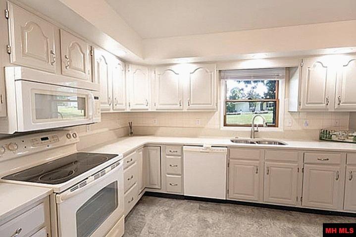 334 FORREST HILLS DRIVE Mountain Home, AR