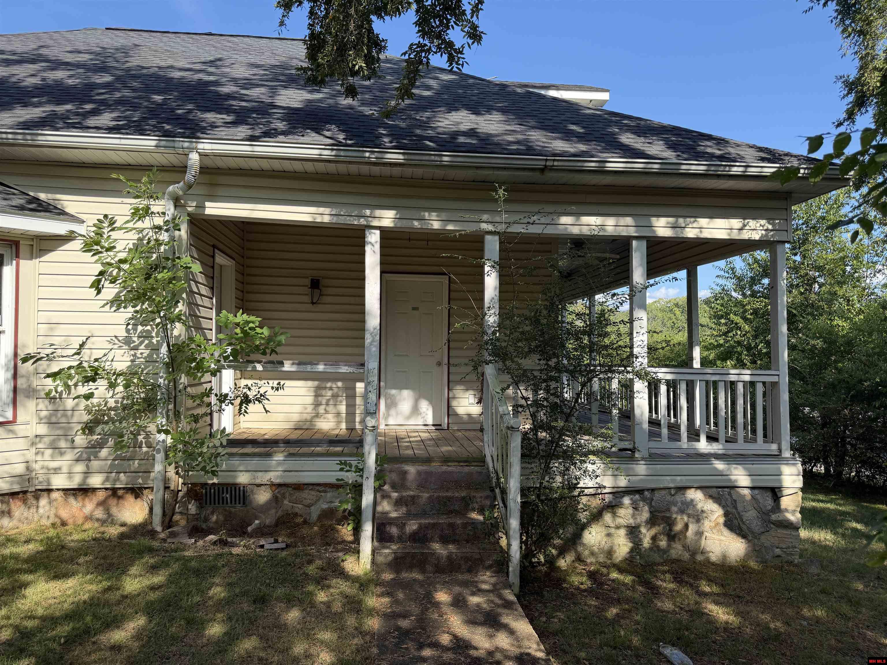 15 1ST STREET Norfork, AR