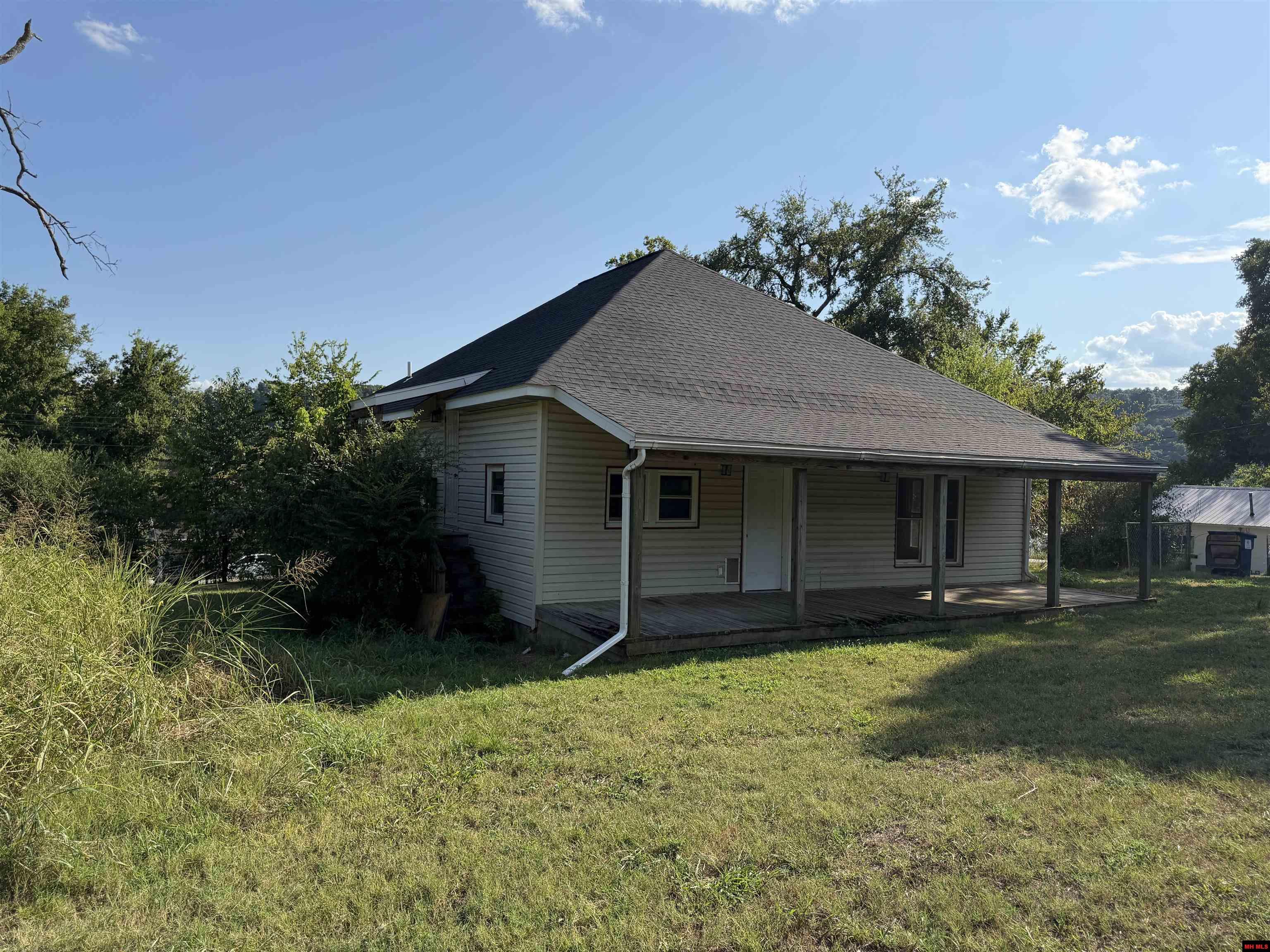 15 1ST STREET Norfork, AR