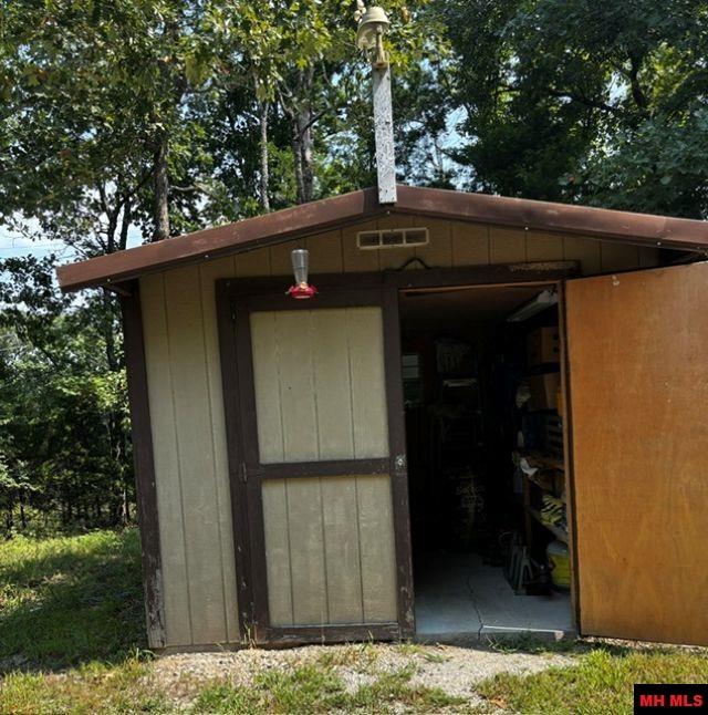 1141 MC 8083 Yellville, AR