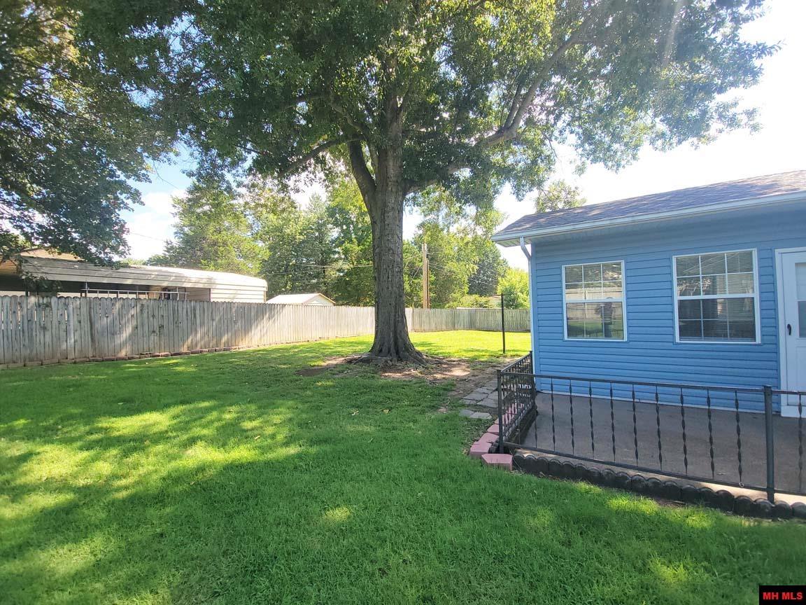 608 MONTGOMERY AVENUE Mountain Home, AR
