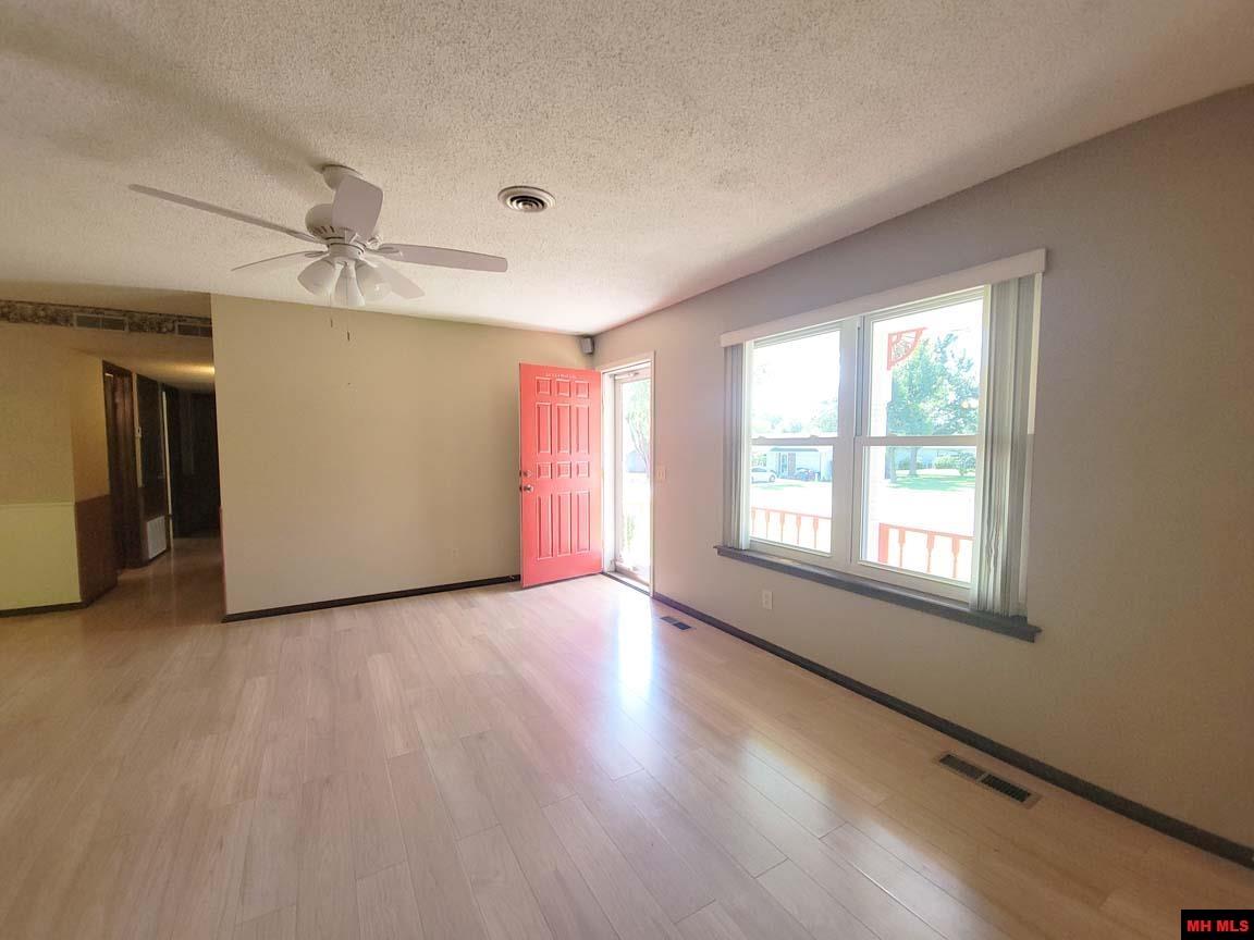 608 MONTGOMERY AVENUE Mountain Home, AR