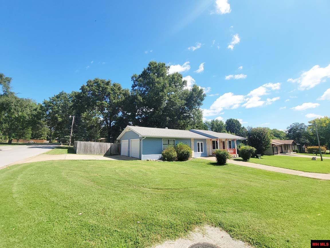 608 MONTGOMERY AVENUE Mountain Home, AR