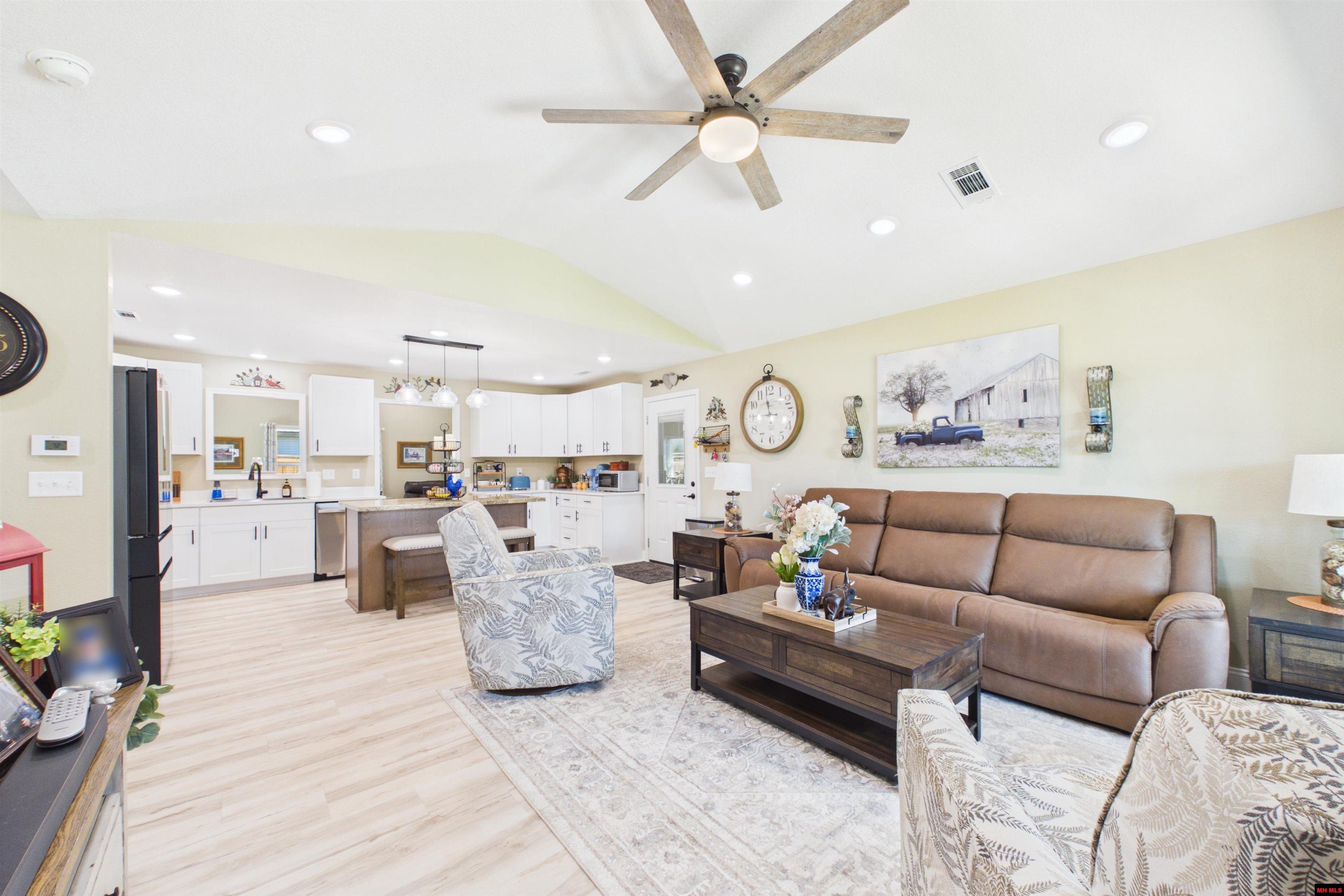 1404 Hobbs Court