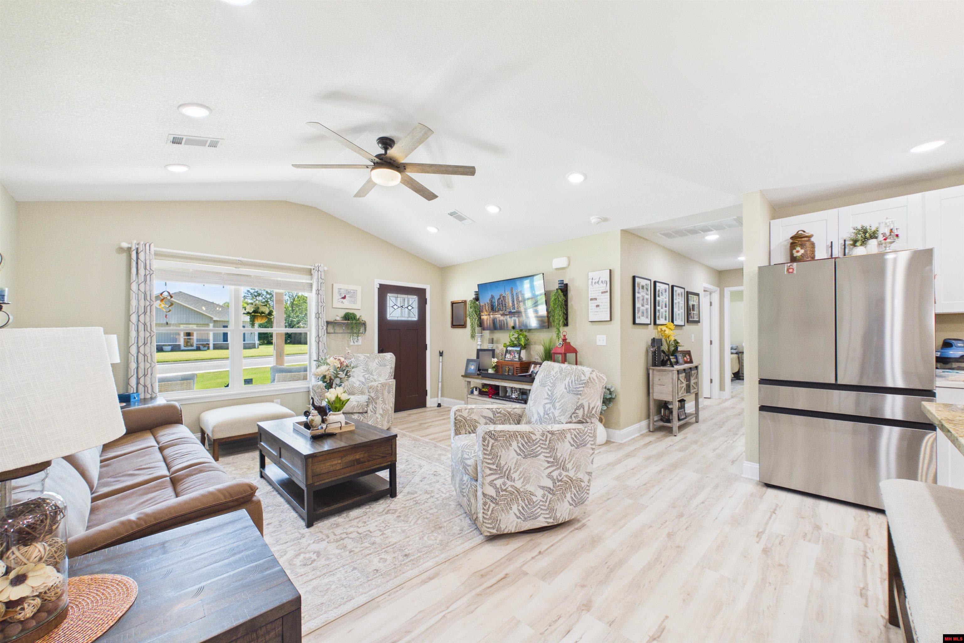1404 Hobbs Court