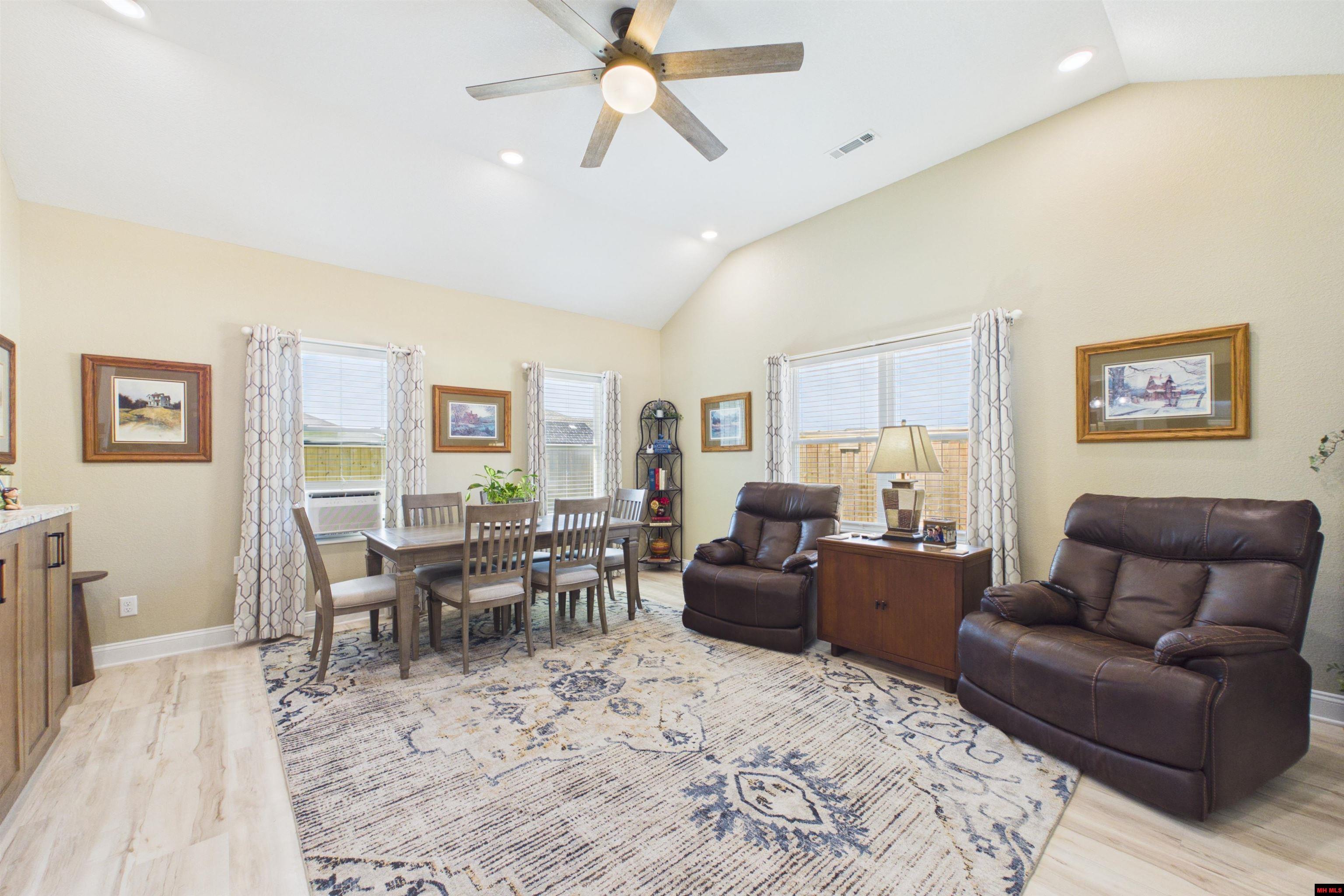 1404 Hobbs Court