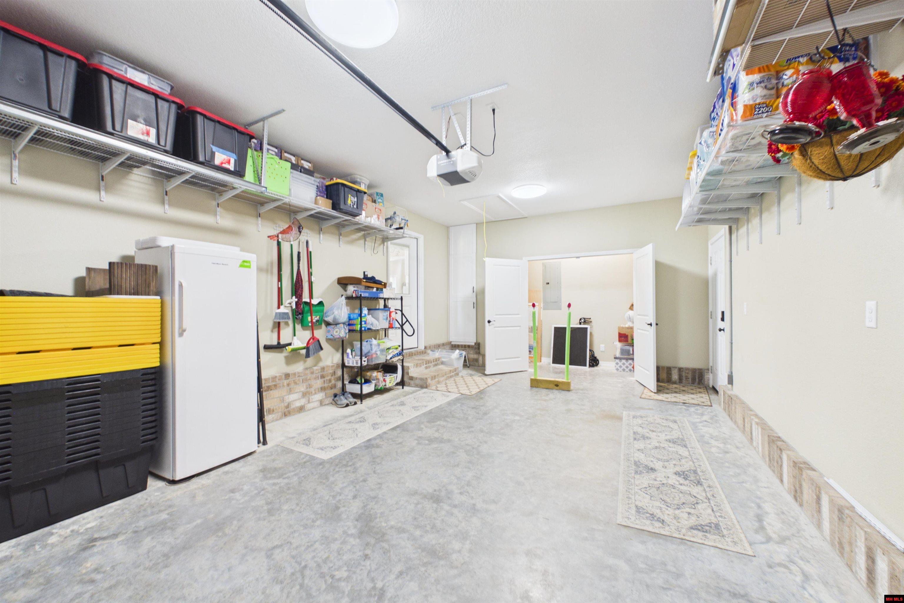 1404 Hobbs Court