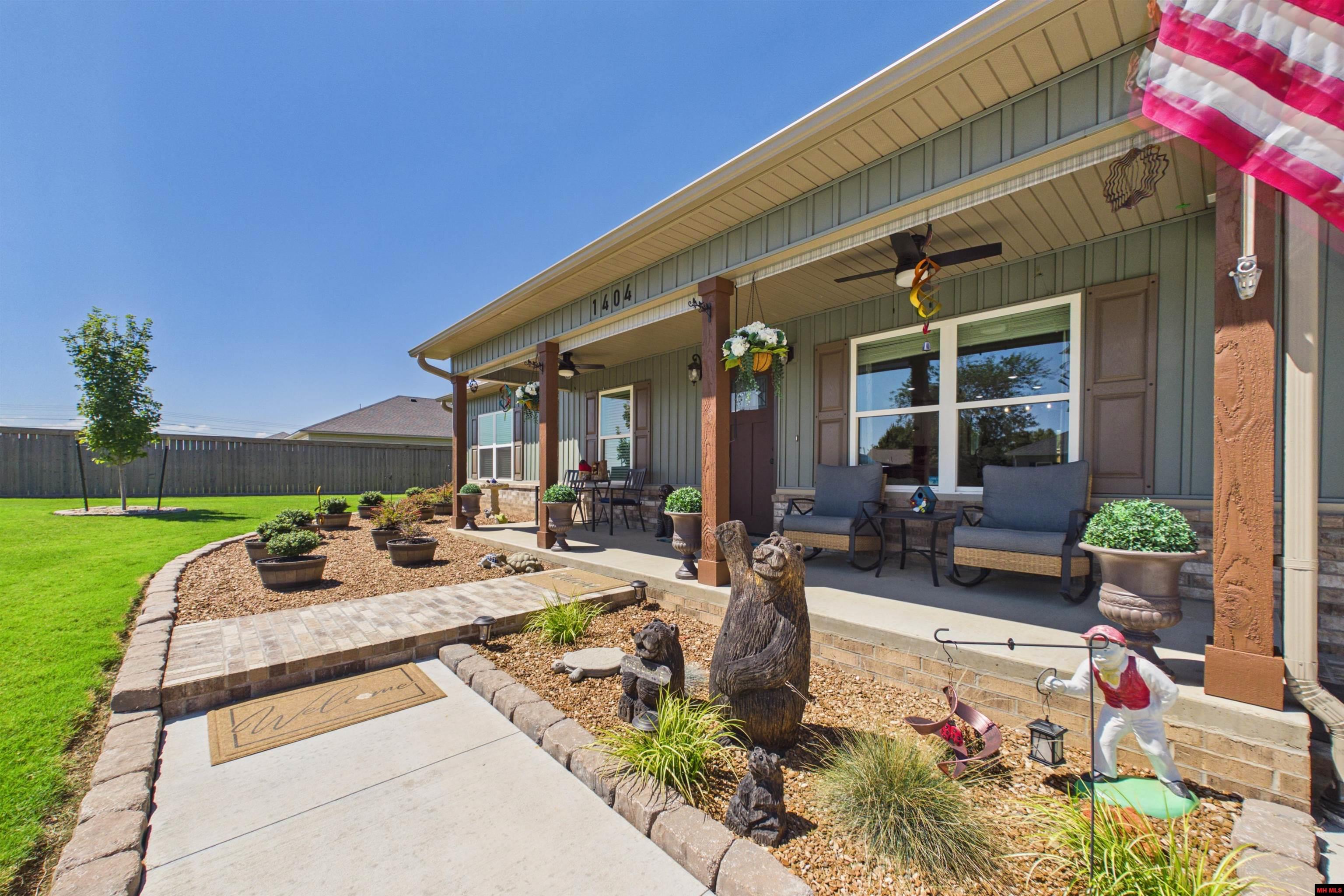 1404 Hobbs Court