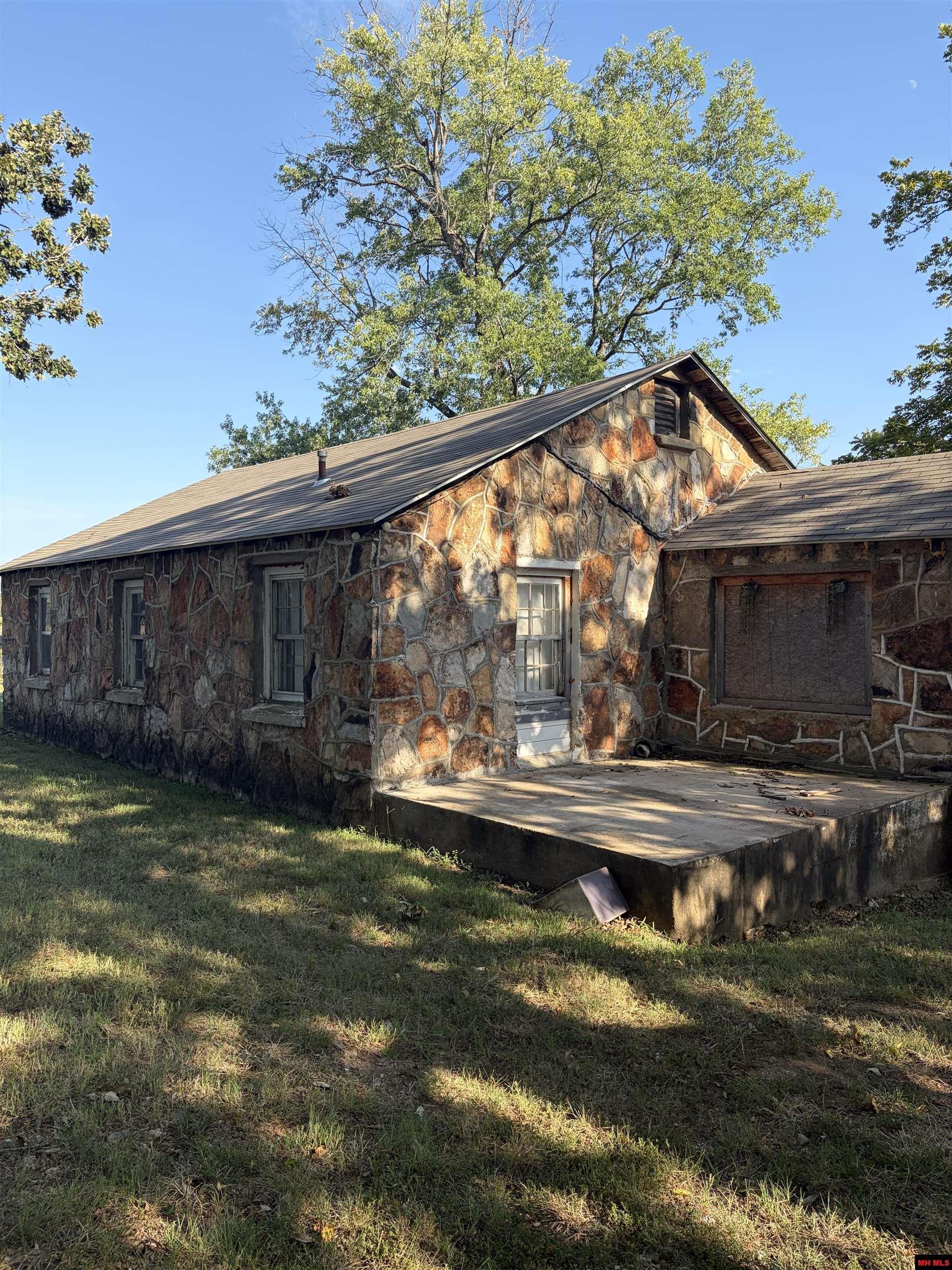 8951 MOUNT CALM ROAD Gepp, AR