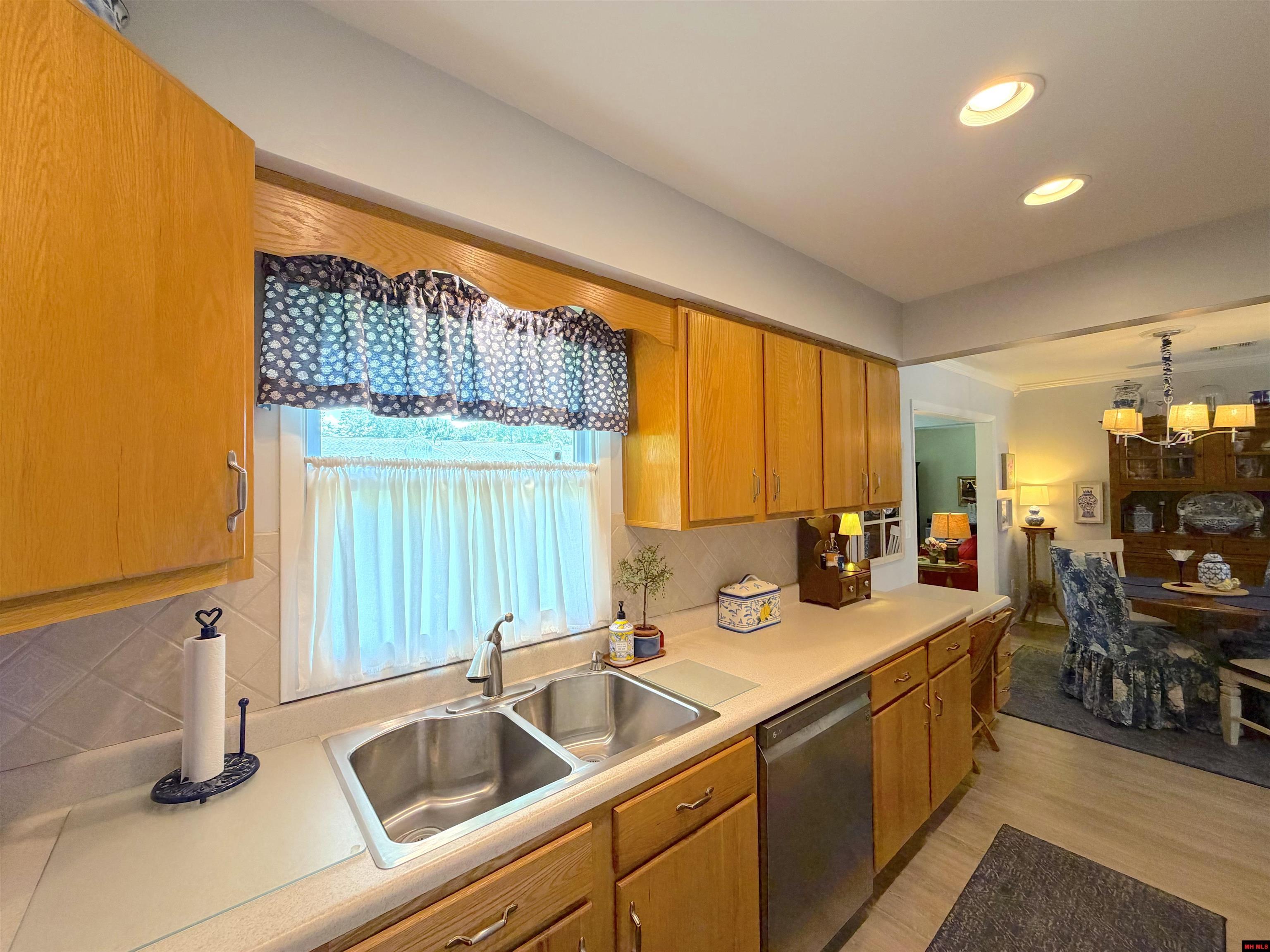 1303 MEADOWBROOK DRIVE Mountain Home, AR