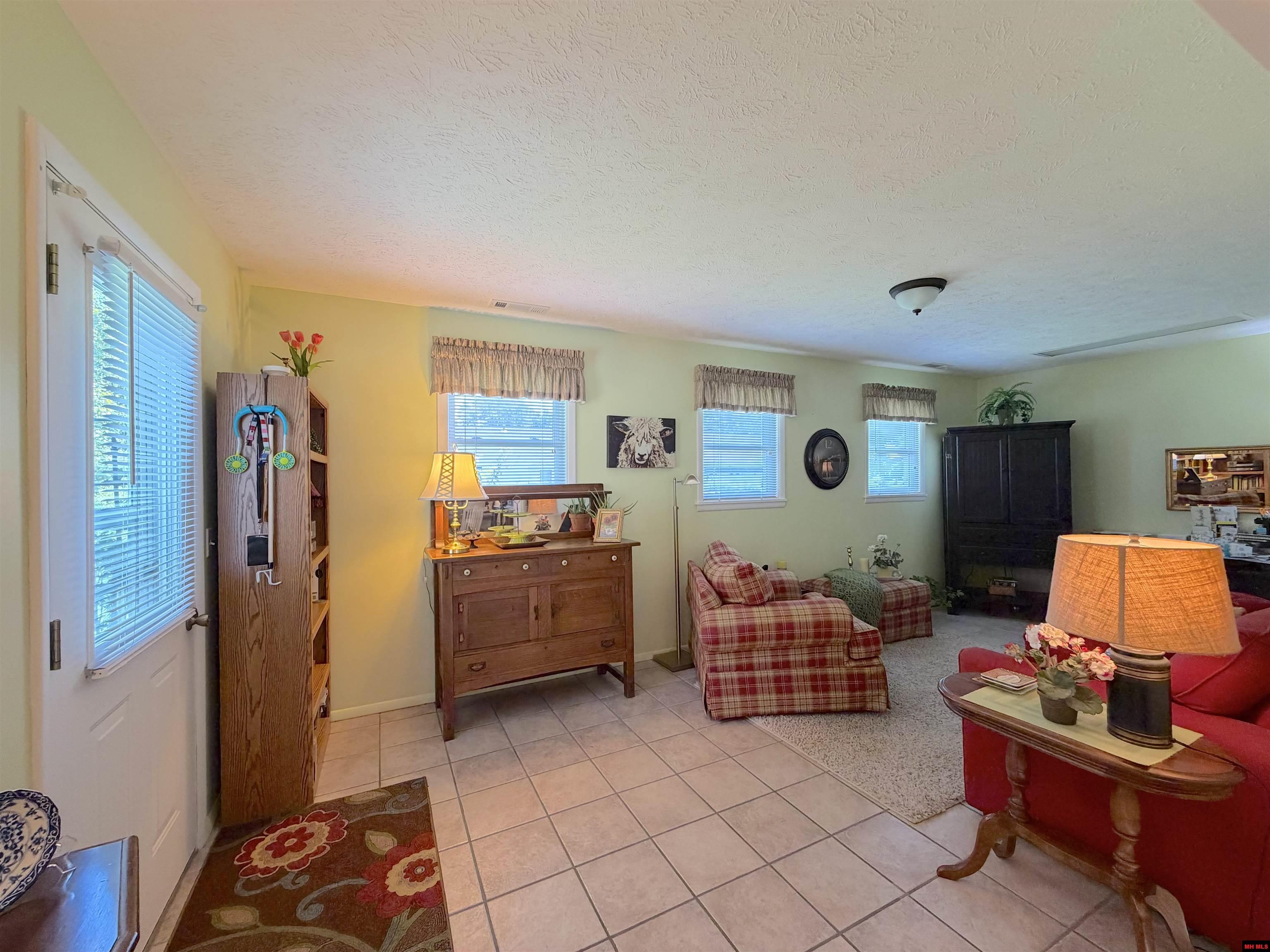 1303 MEADOWBROOK DRIVE Mountain Home, AR