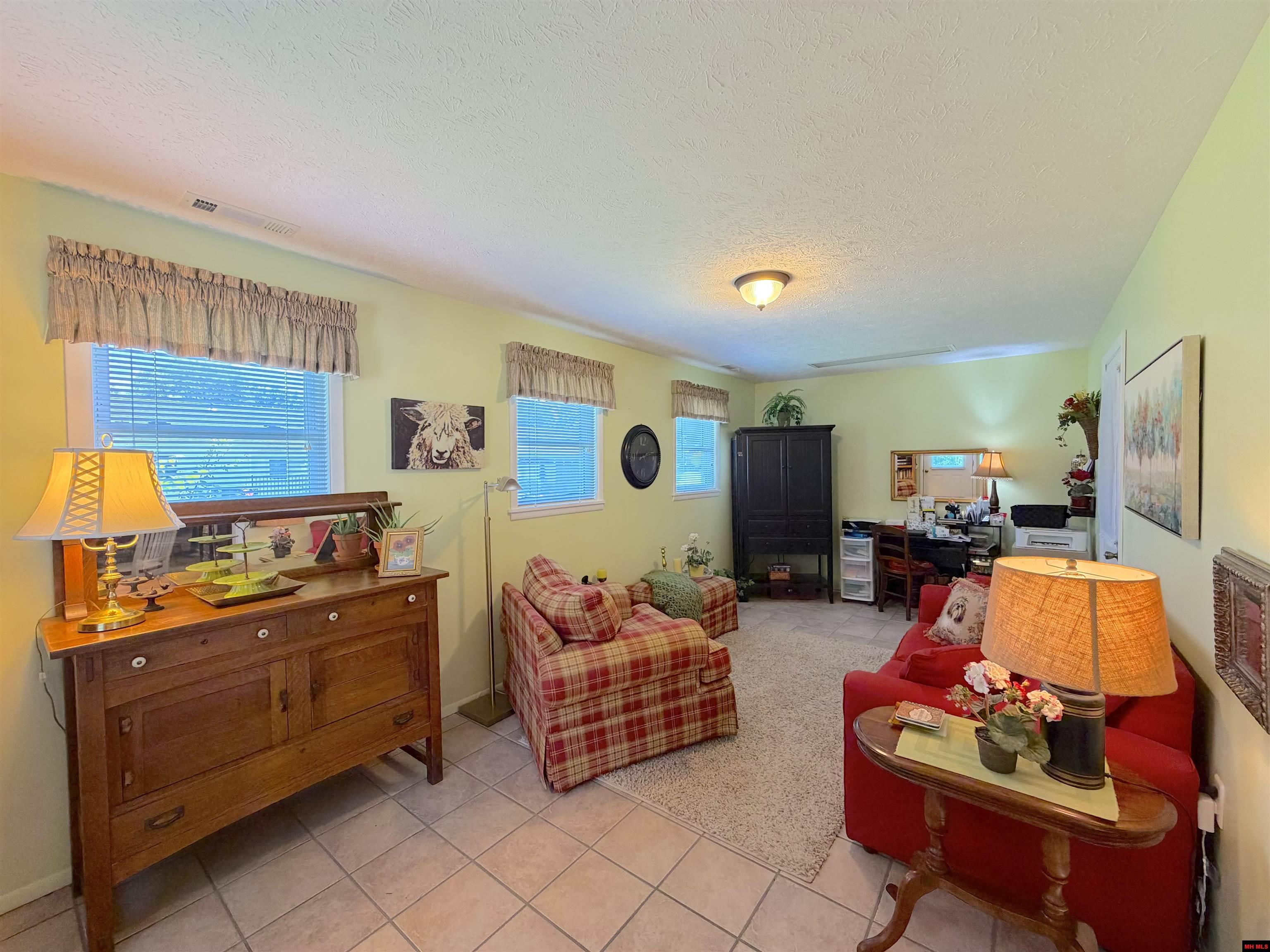 1303 MEADOWBROOK DRIVE Mountain Home, AR