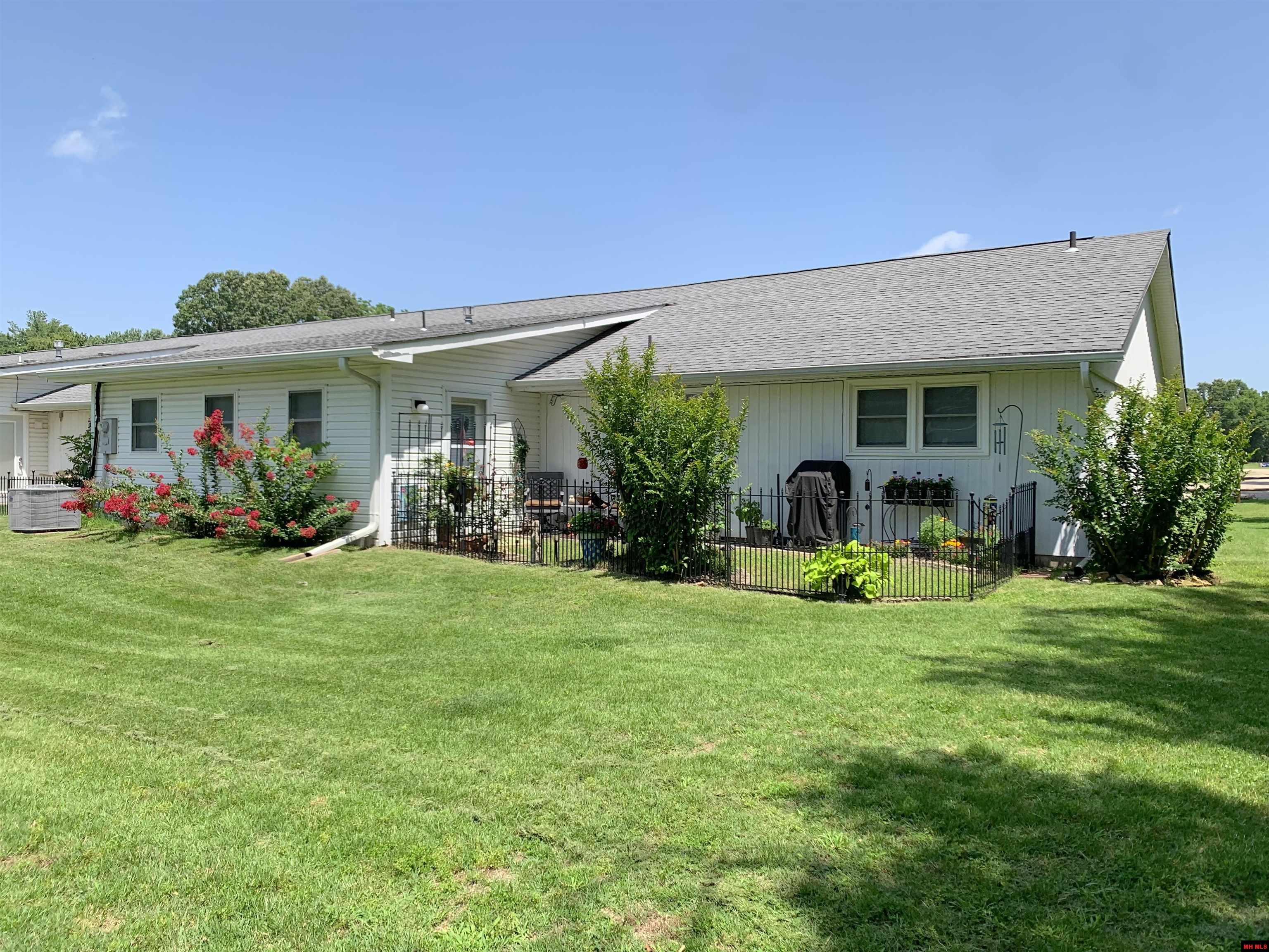 1303 MEADOWBROOK DRIVE Mountain Home, AR