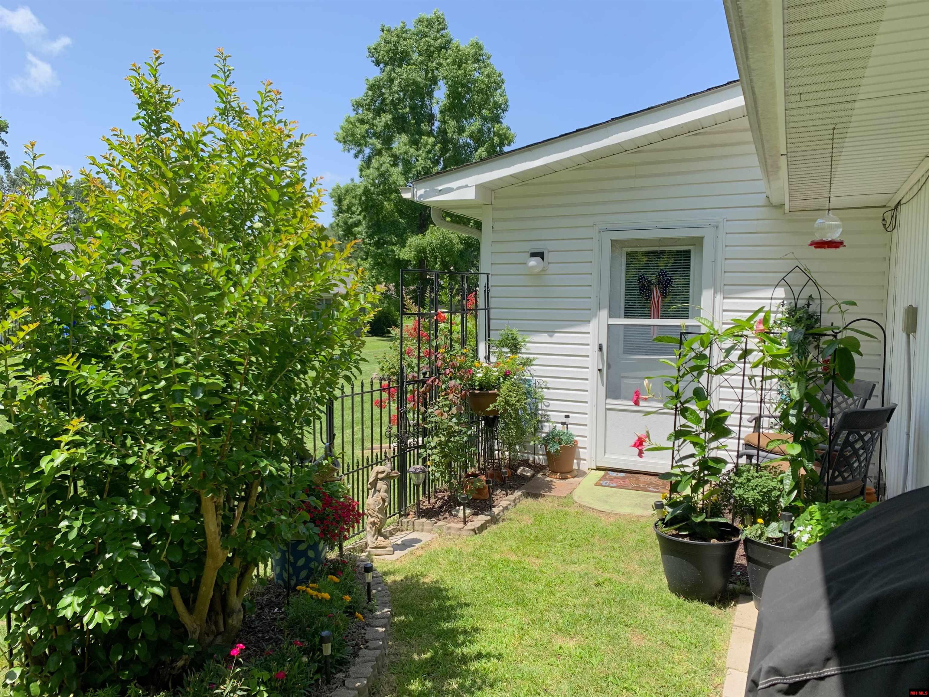1303 MEADOWBROOK DRIVE Mountain Home, AR