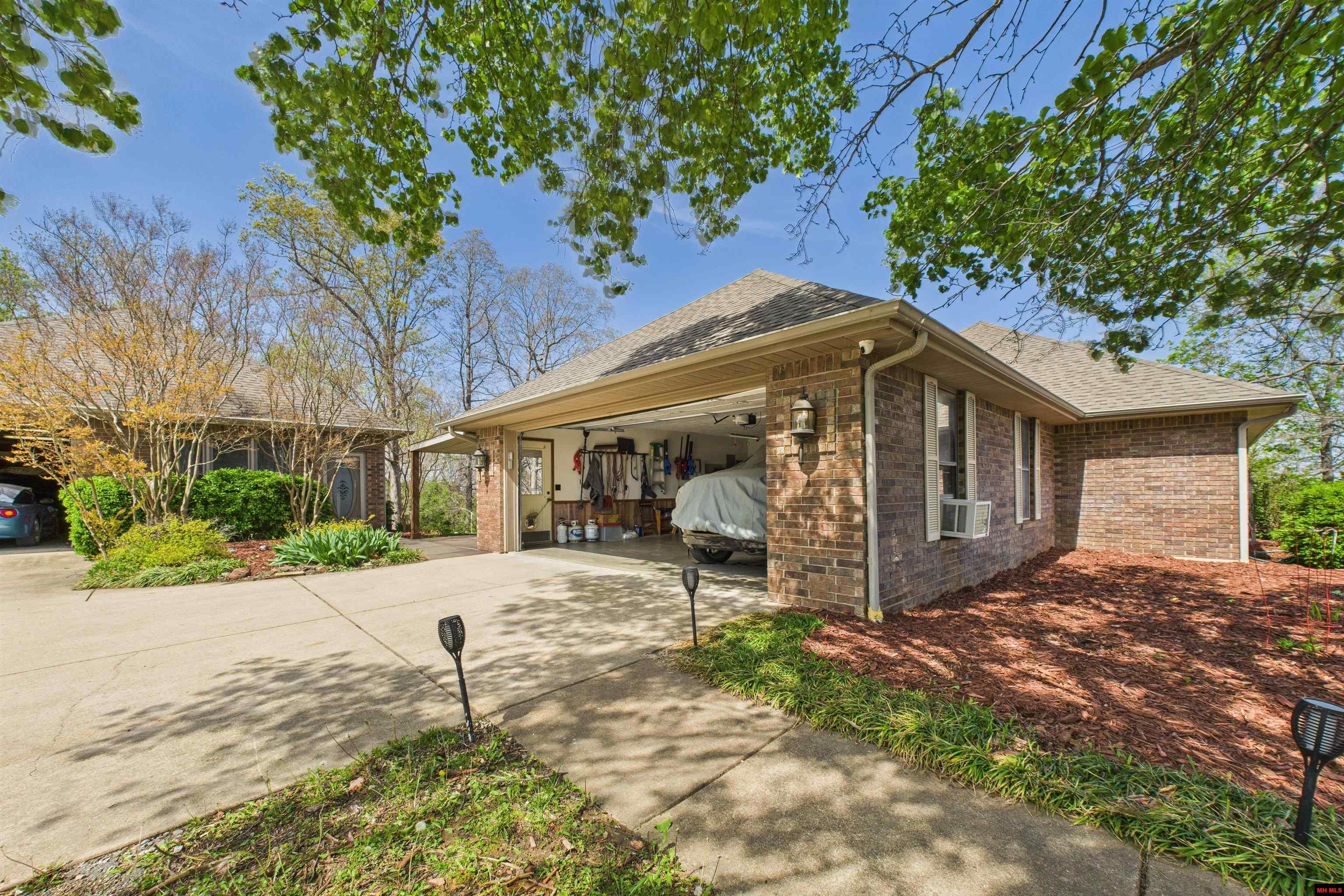 173 White River Drive