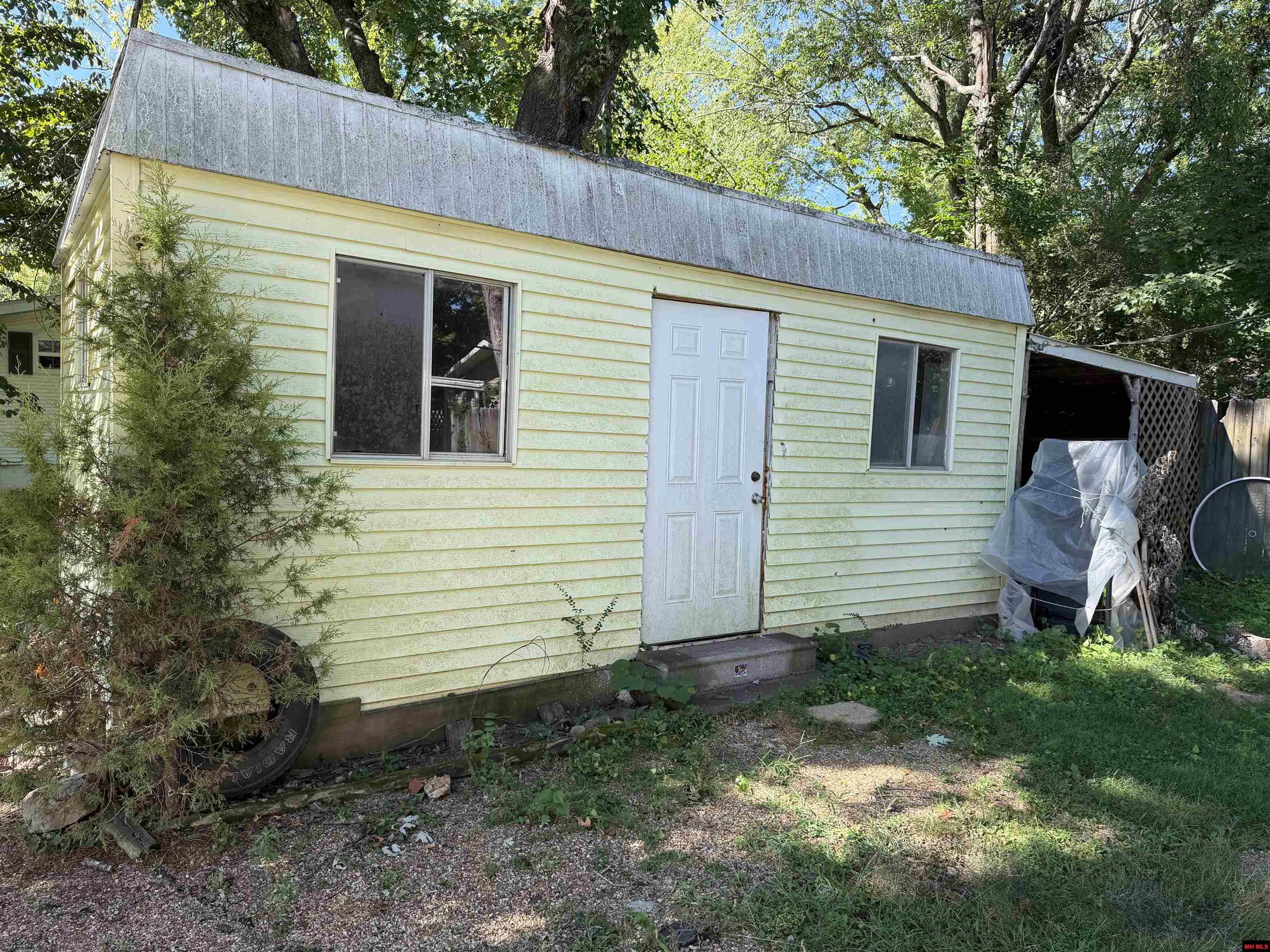 1104 Leonard Drive