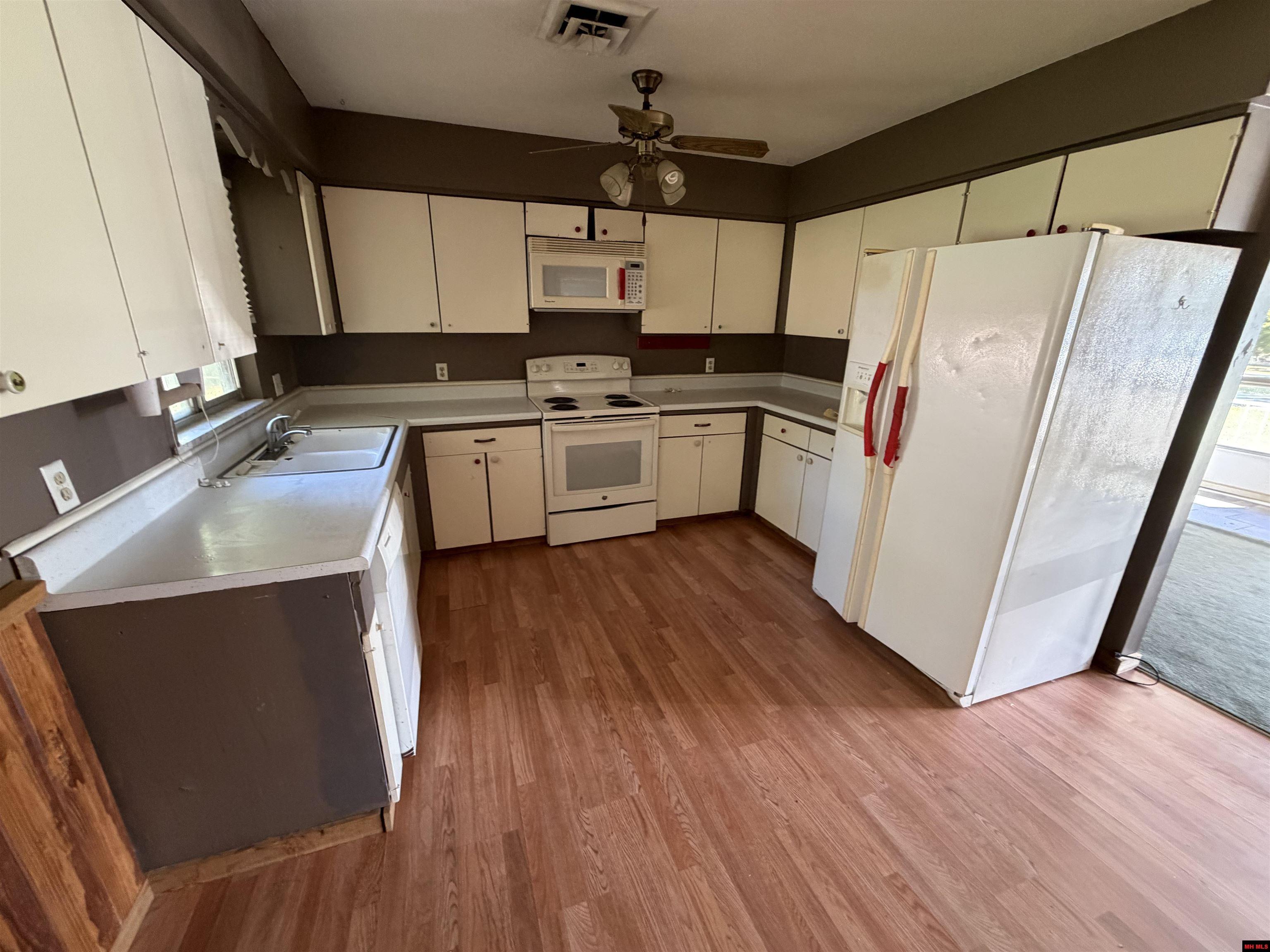 1104 Leonard Drive