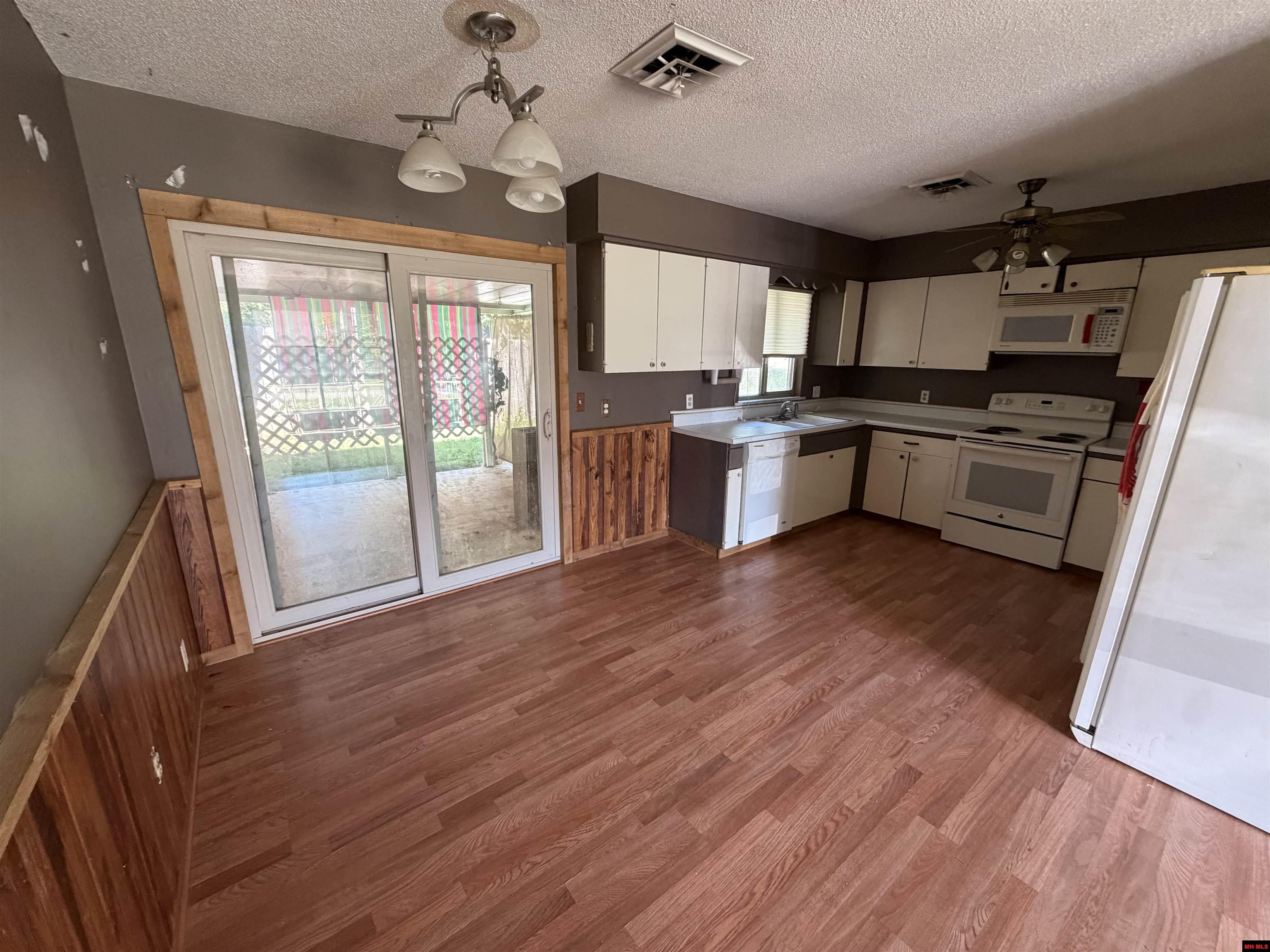 1104 Leonard Drive