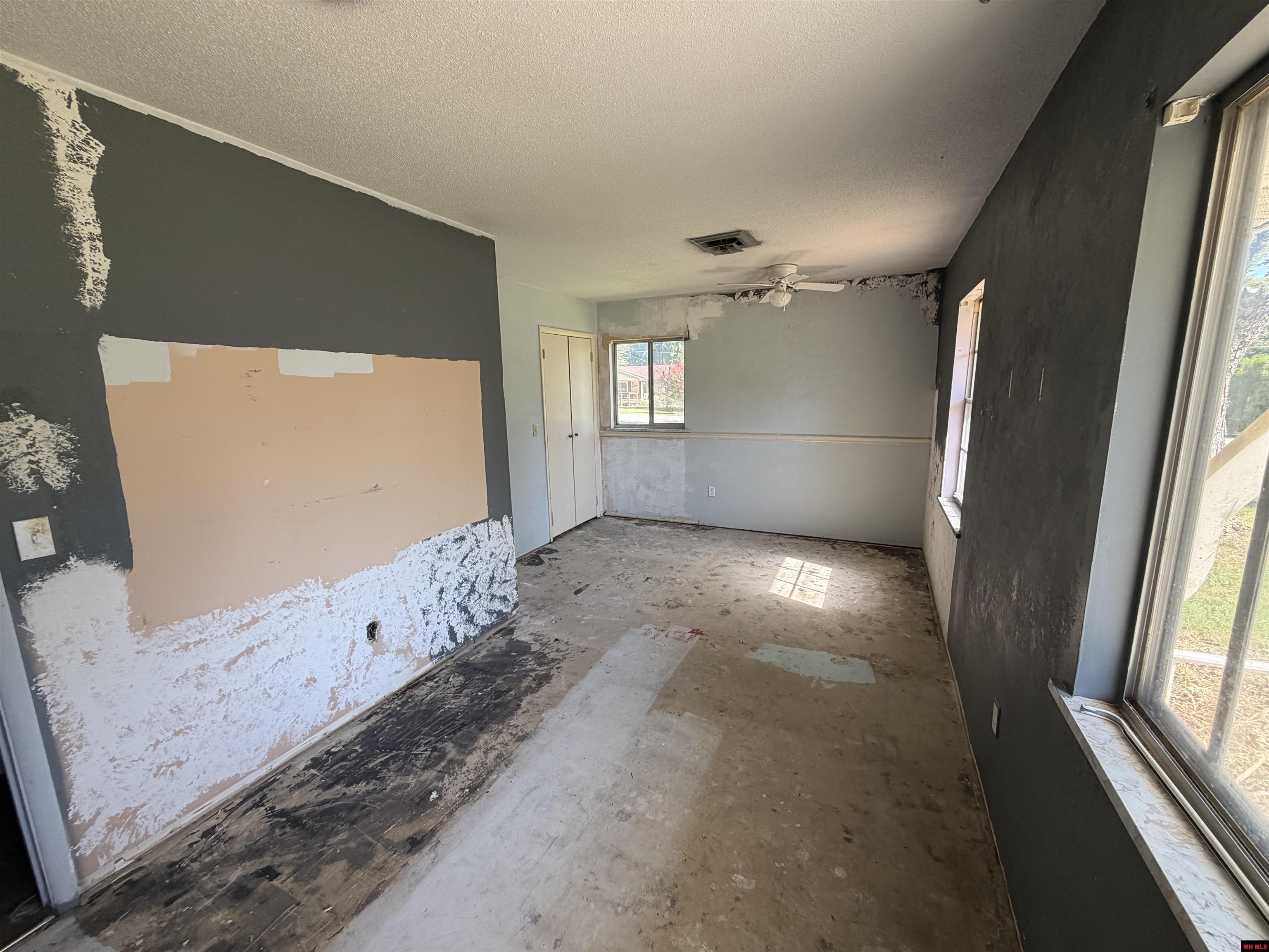1104 Leonard Drive