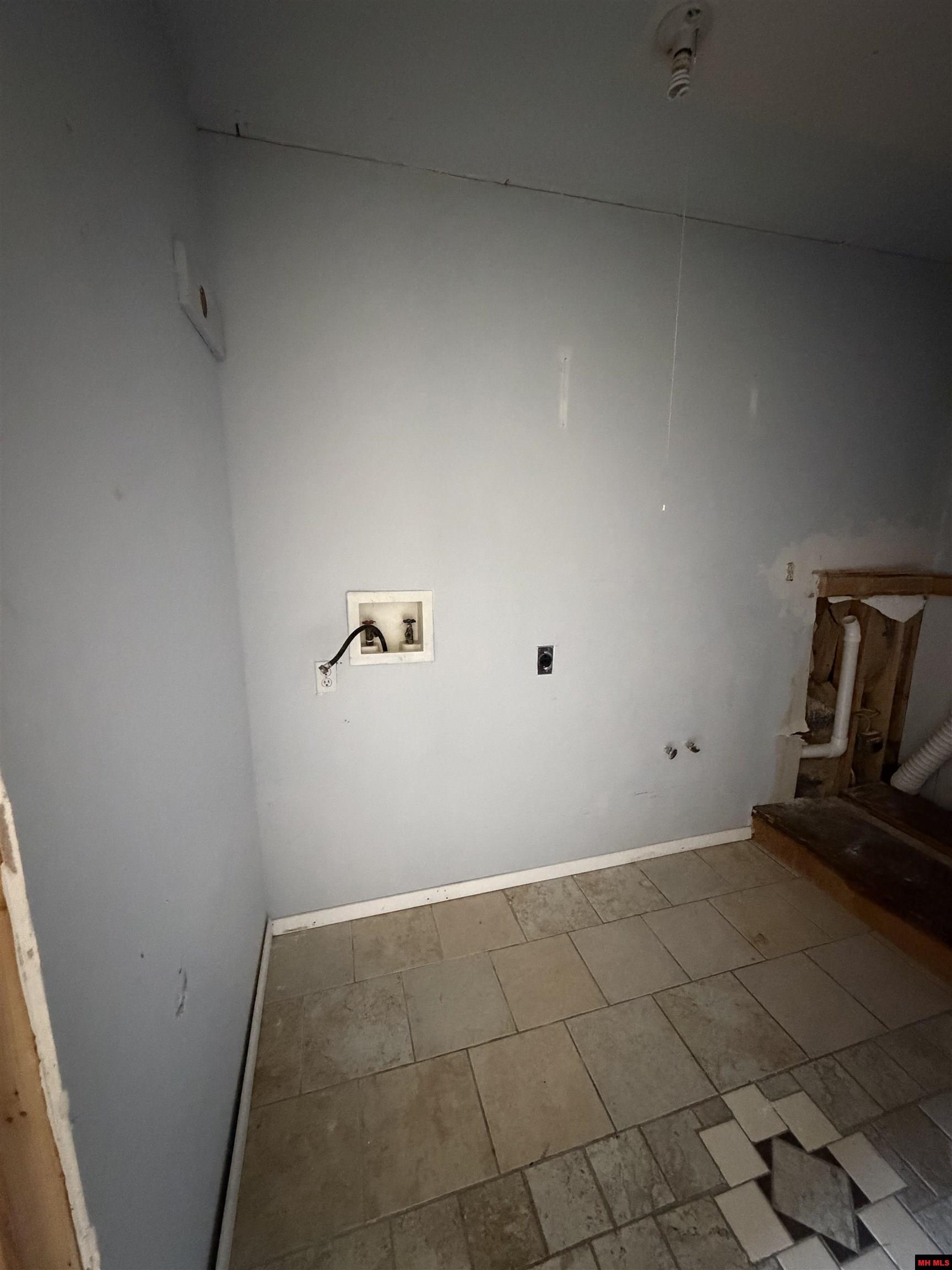 1104 Leonard Drive