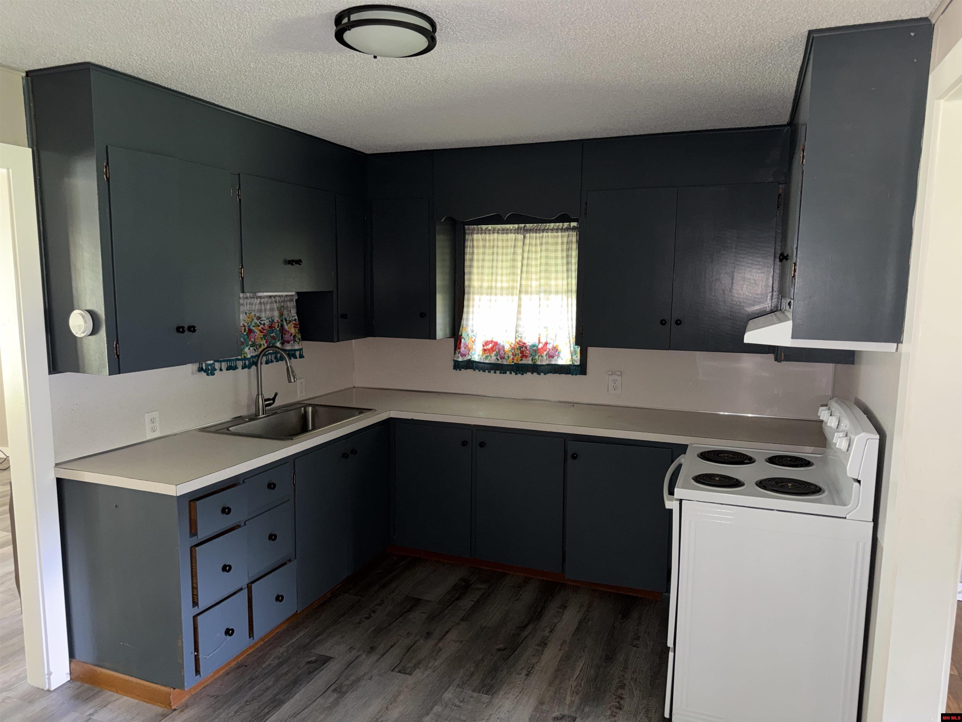 212 N UNION AVE. Mountain View, AR