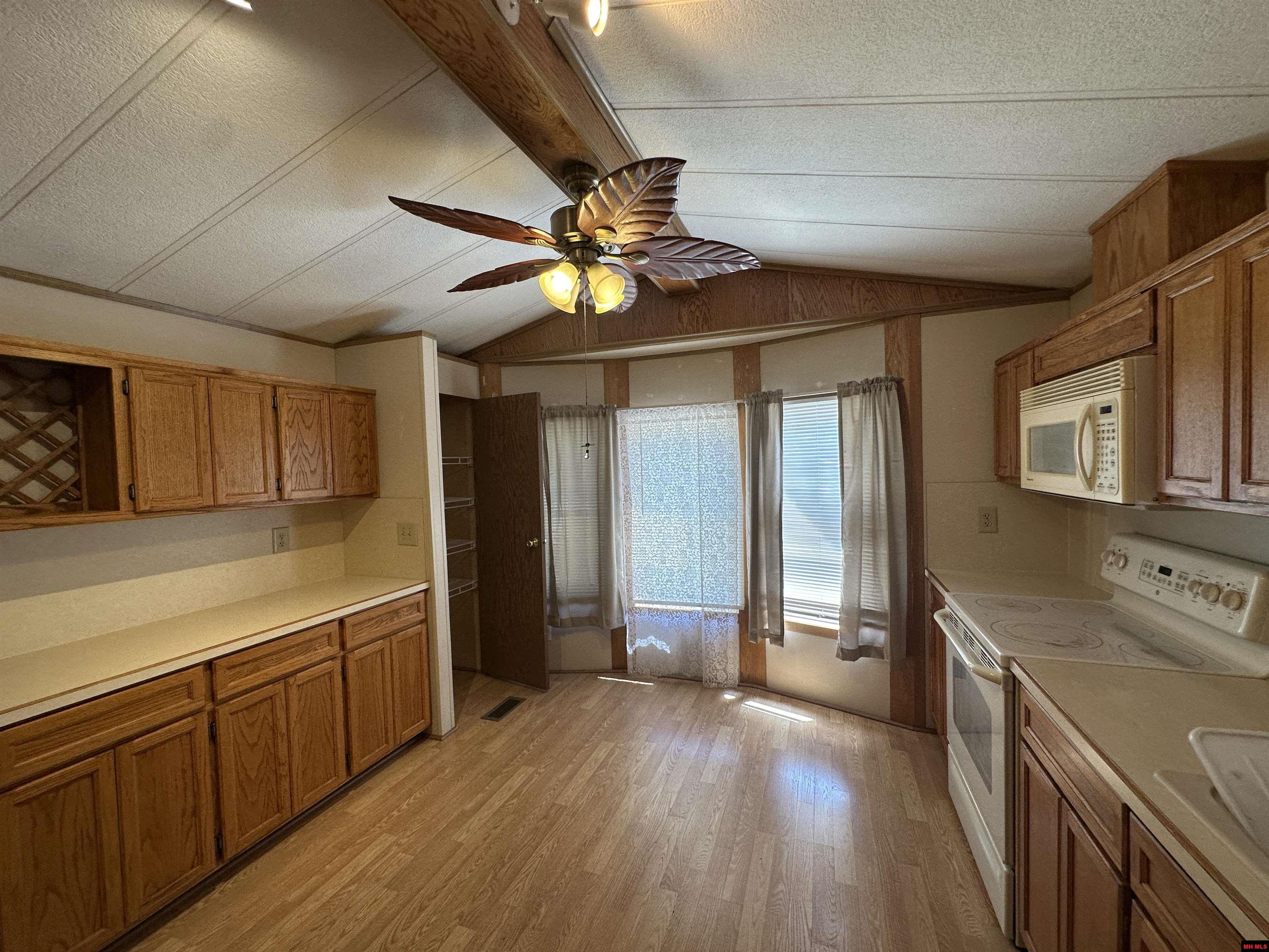 6 BENJAMIN DRIVE Mountain Home, AR