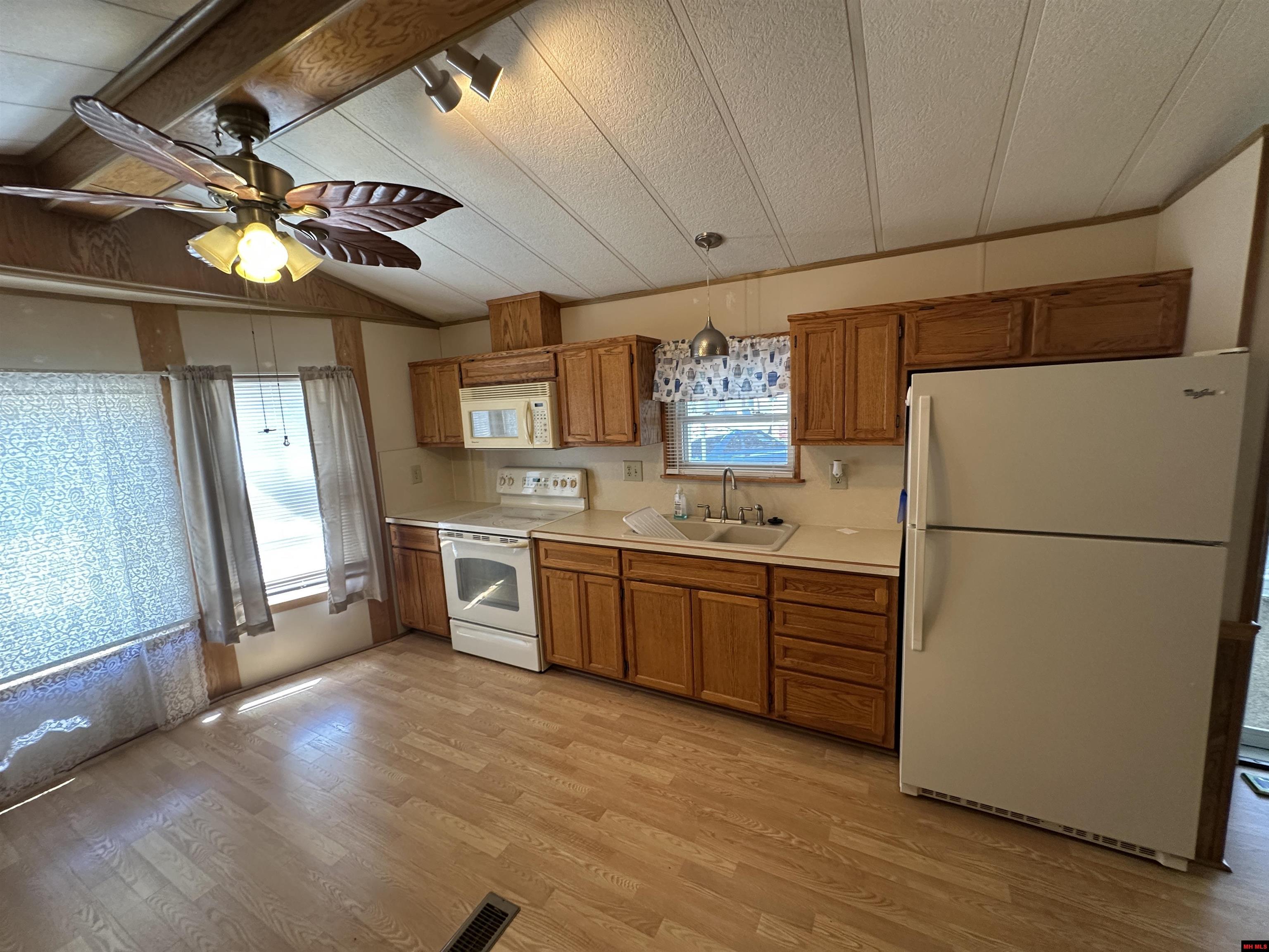6 BENJAMIN DRIVE Mountain Home, AR