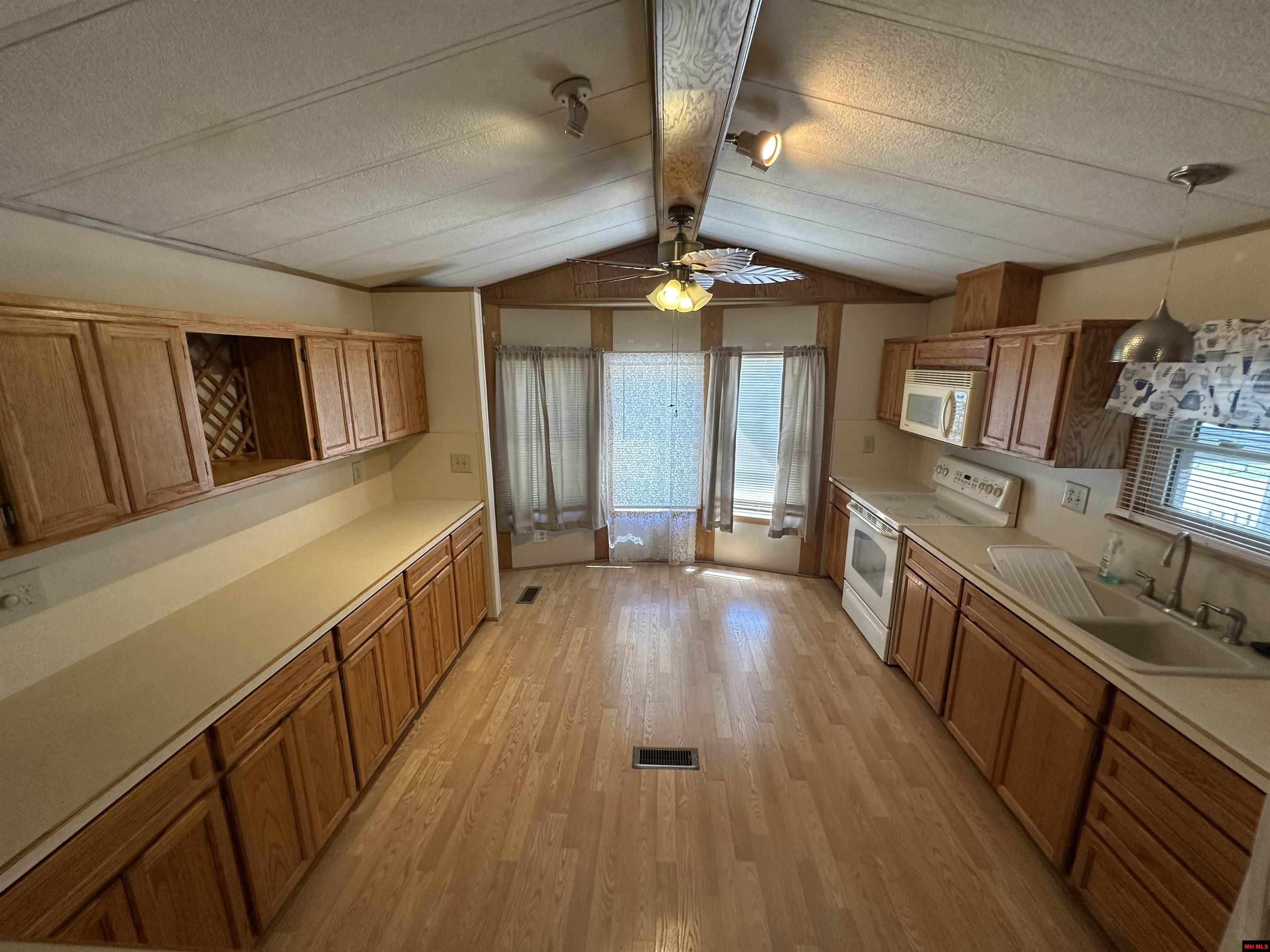 6 BENJAMIN DRIVE Mountain Home, AR