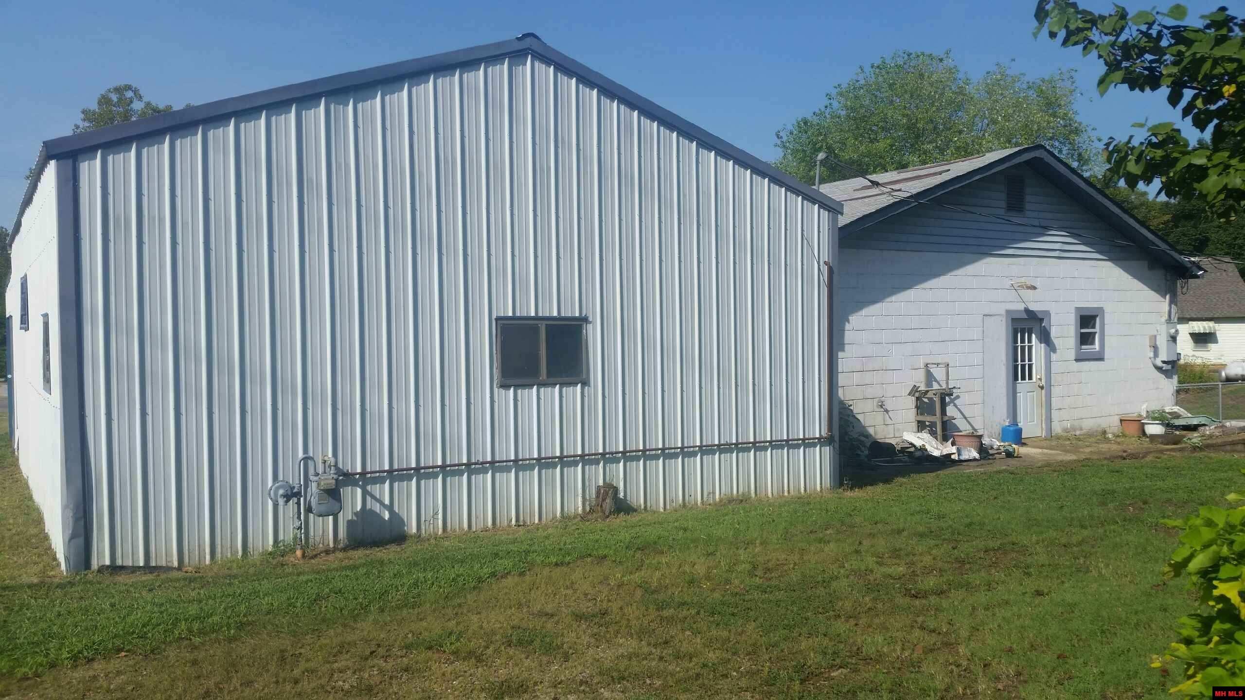 611 HWY 56 Calico Rock, AR