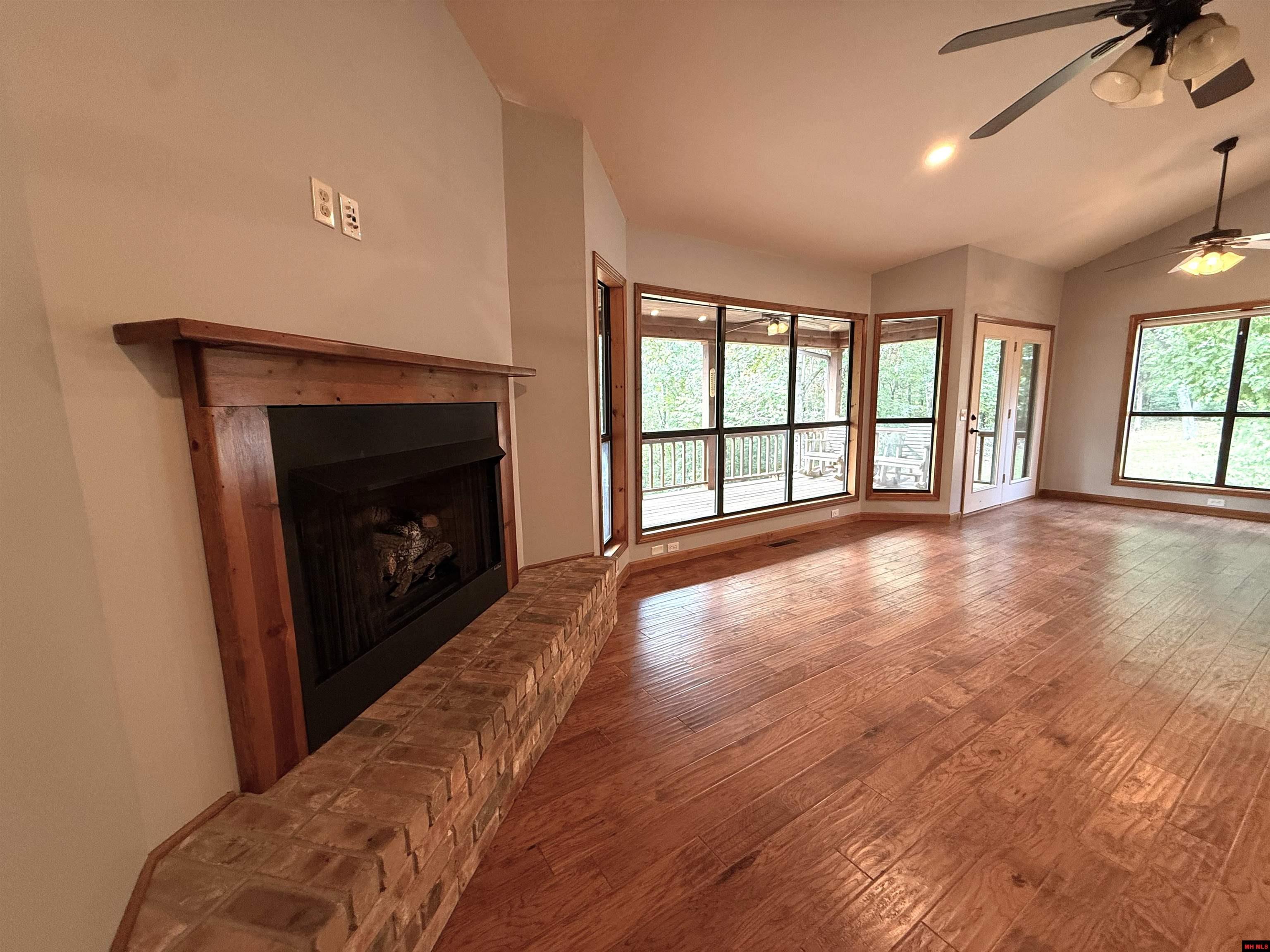 663 Heritage Oaks Drive