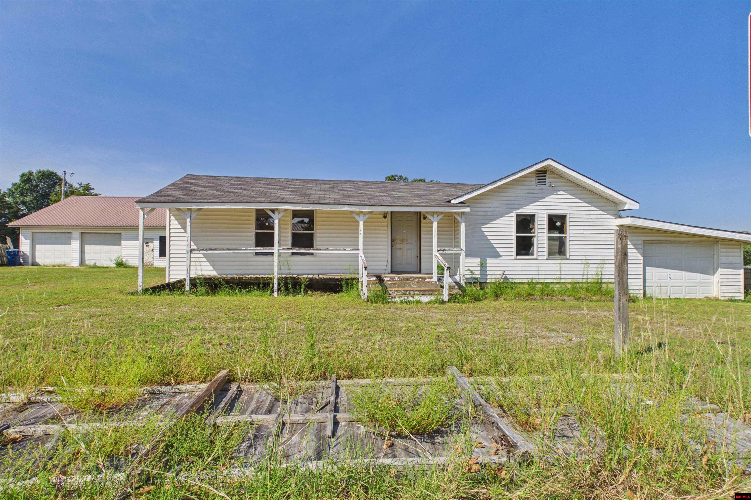2644 HWY 101 Gamaliel, AR