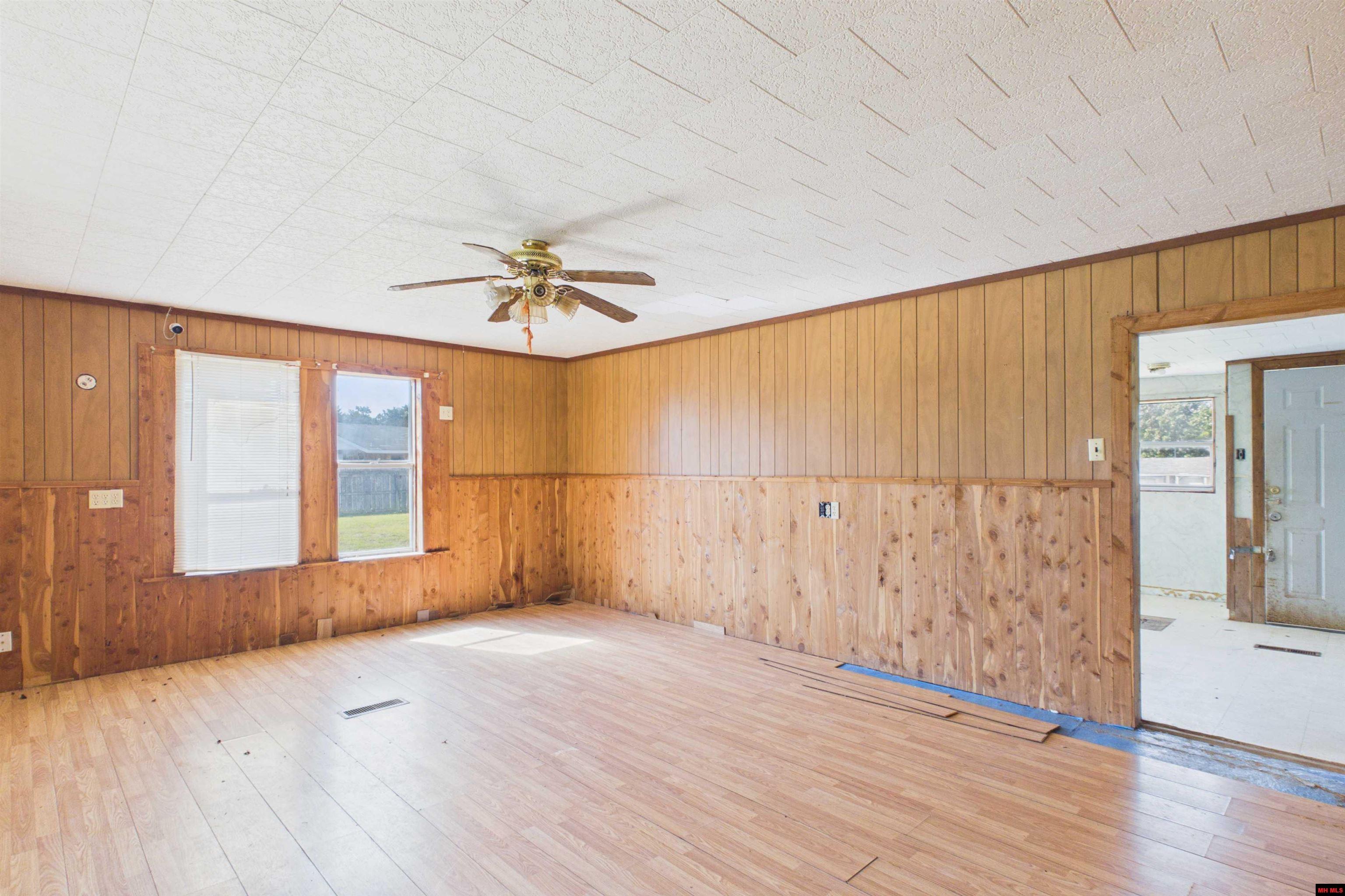 2644 HWY 101 Gamaliel, AR